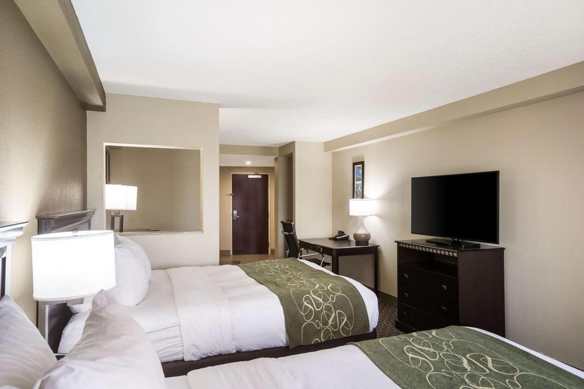 Comfort Suites Forsyth near I-75 photo 18
