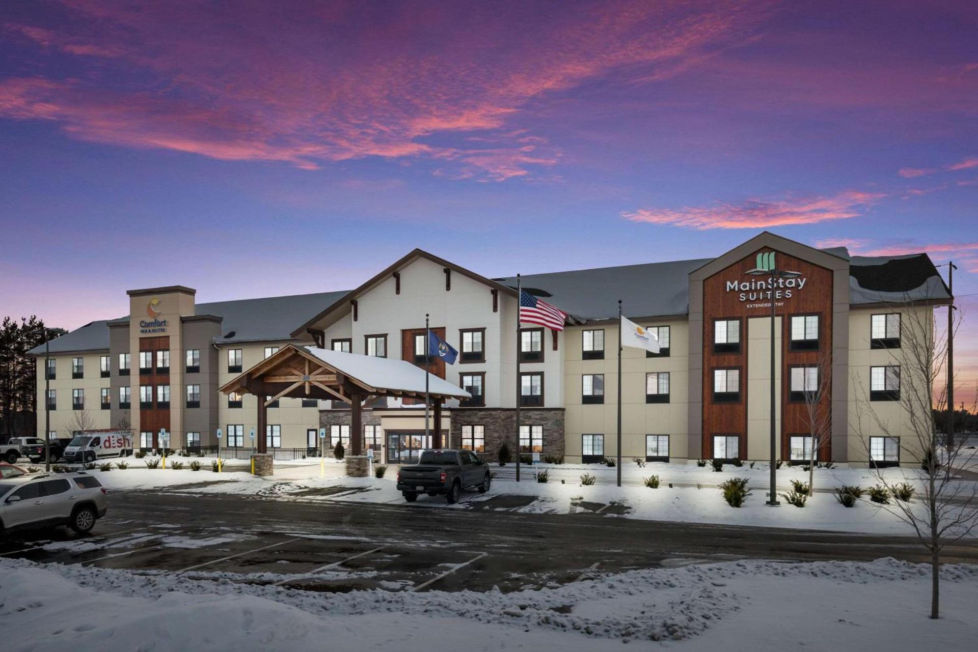 MainStay Suites Gaylord photo 1