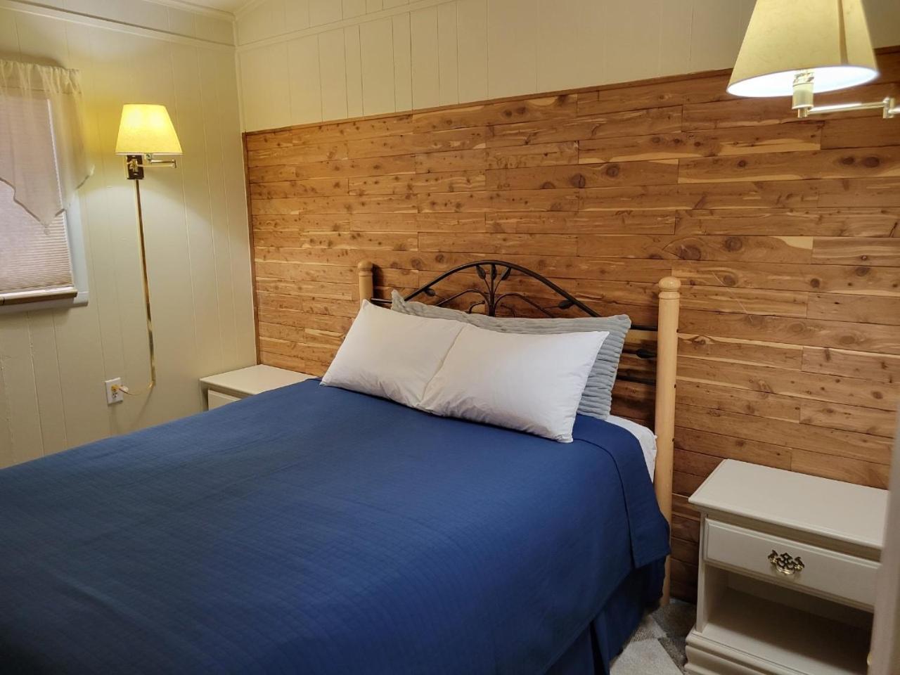 Husker Inn photo 28