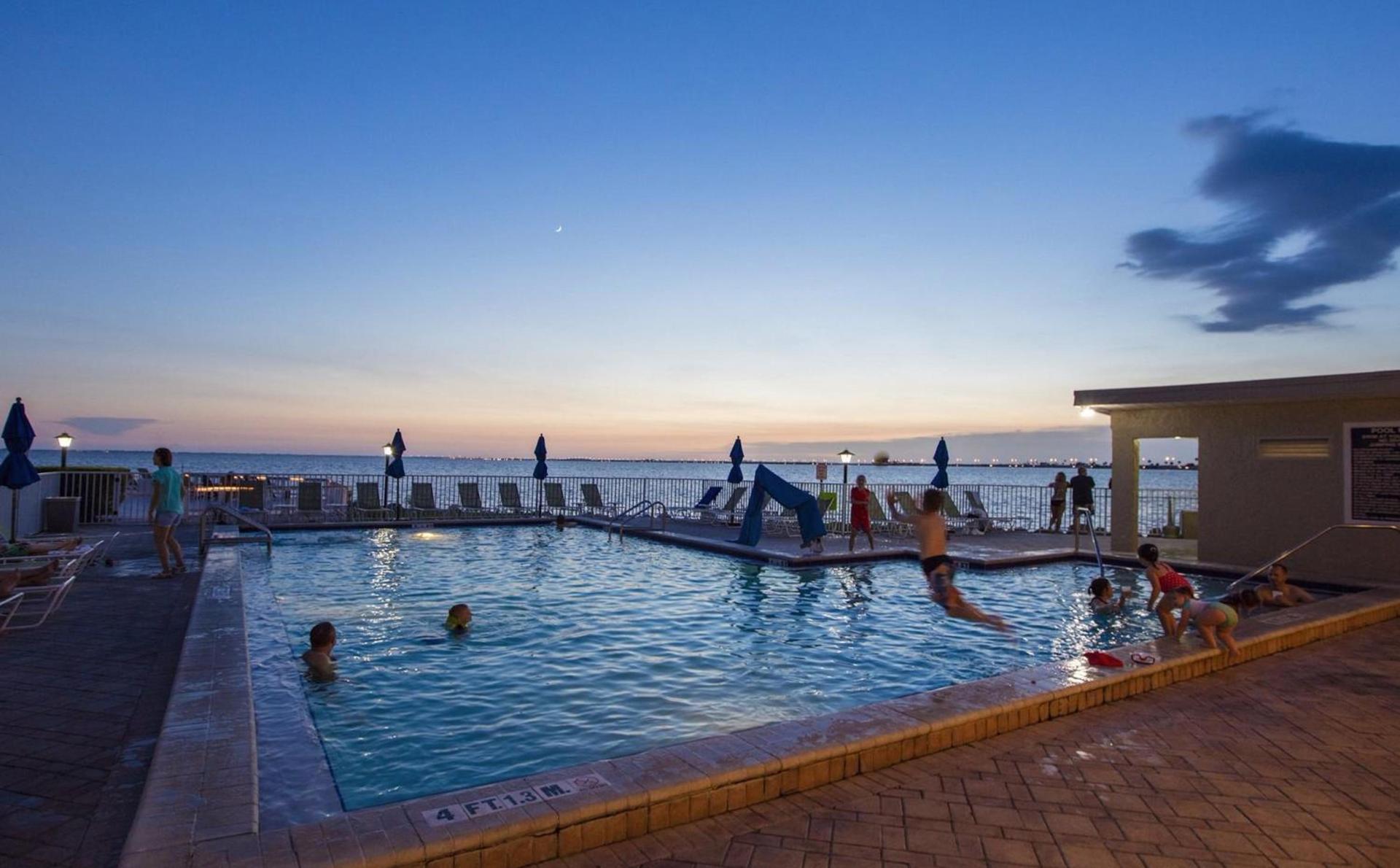 2 Bed Condo with Balcony Facing Pool and Sunsets! photo 22