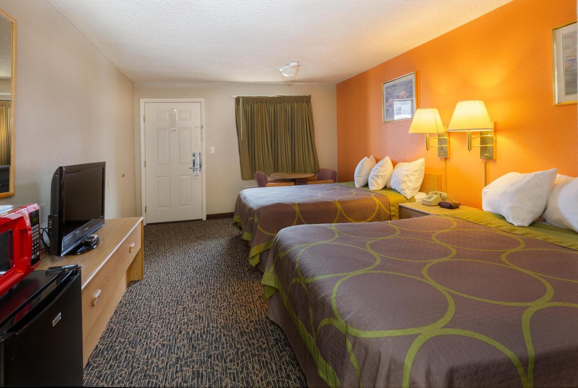 Cedar Valley Inn photo 11