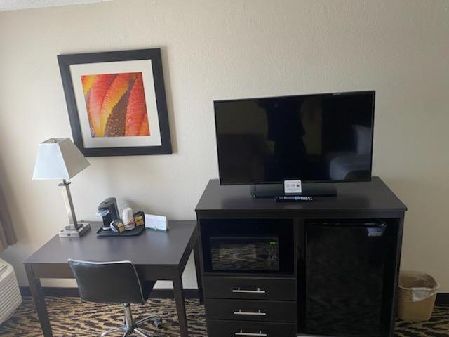 Quality Inn & Suites Clemmons I-40 photo 23