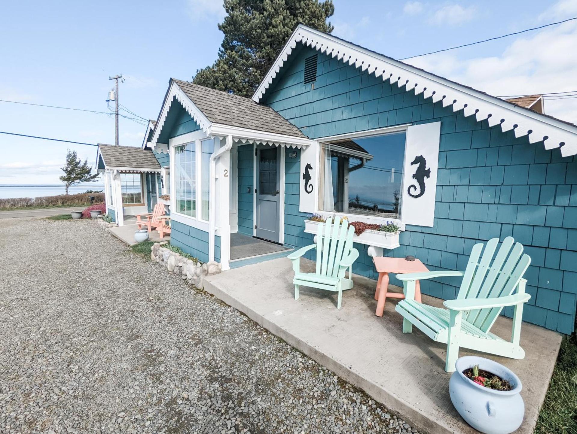 Juan de Fuca Waterfront Hotel & Cottages photo 31