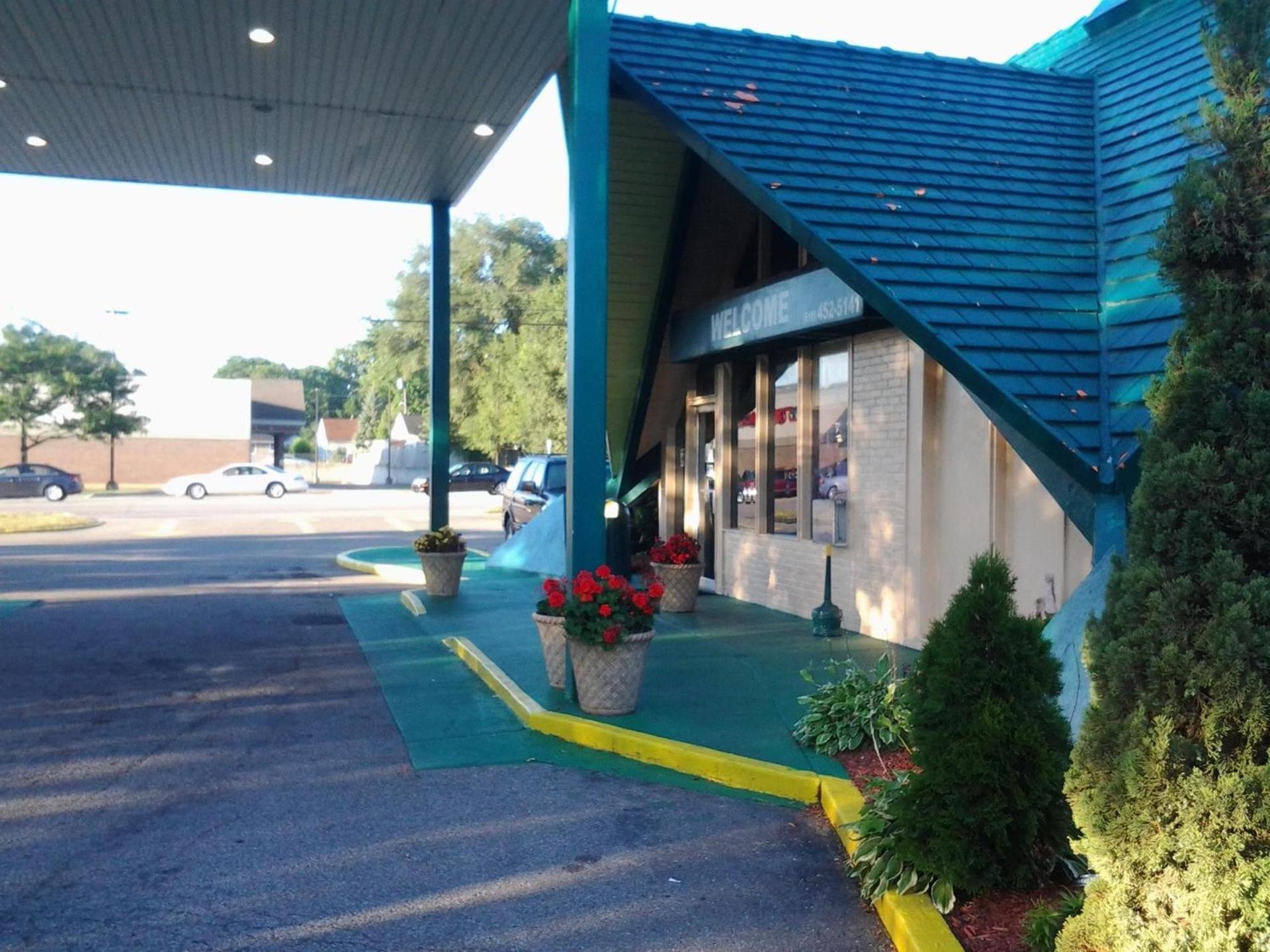 Budgetel Inn & Suites Hotel photo 7