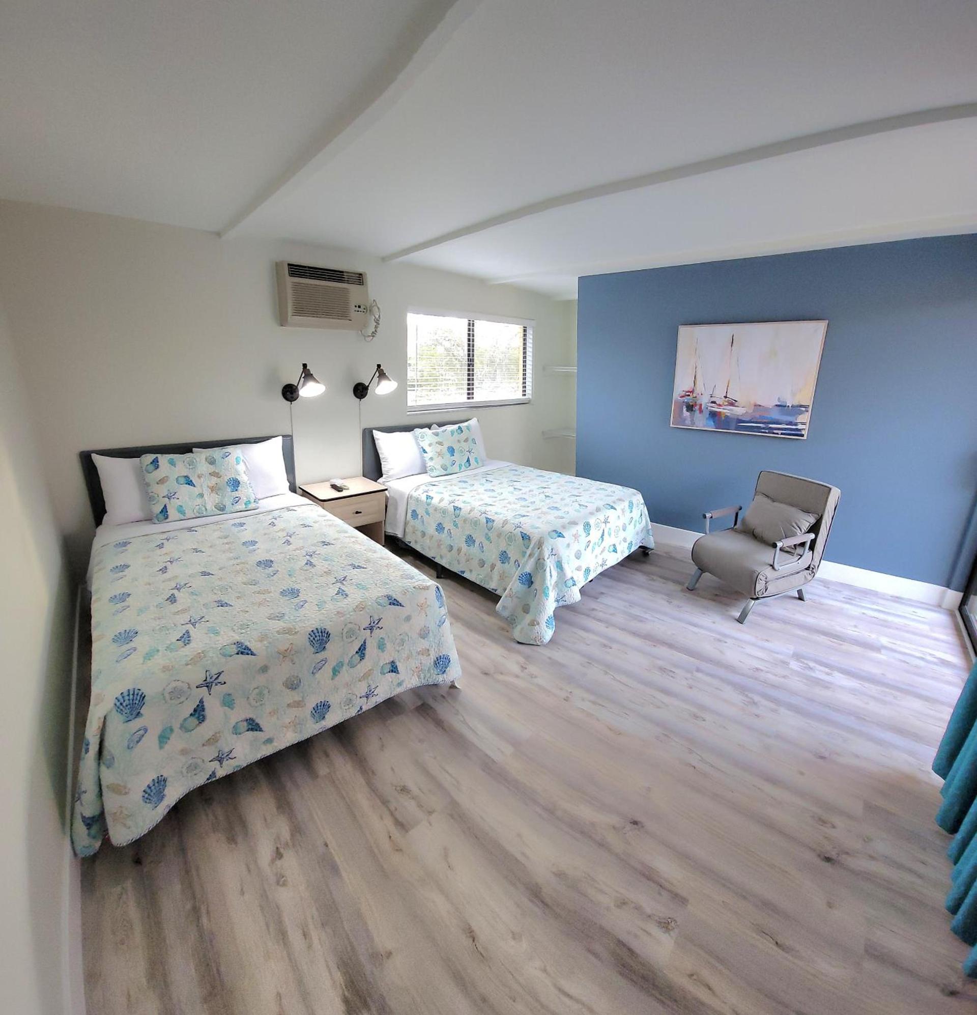 Satellite Motel photo 89