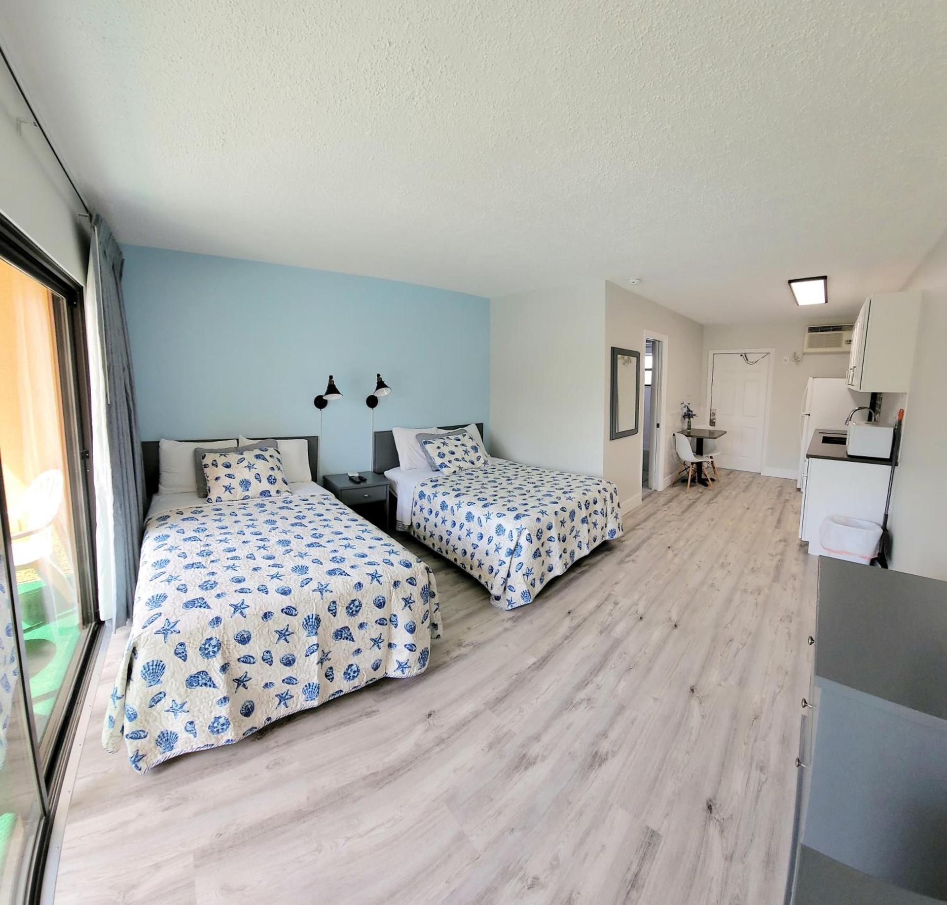 Satellite Motel photo 13