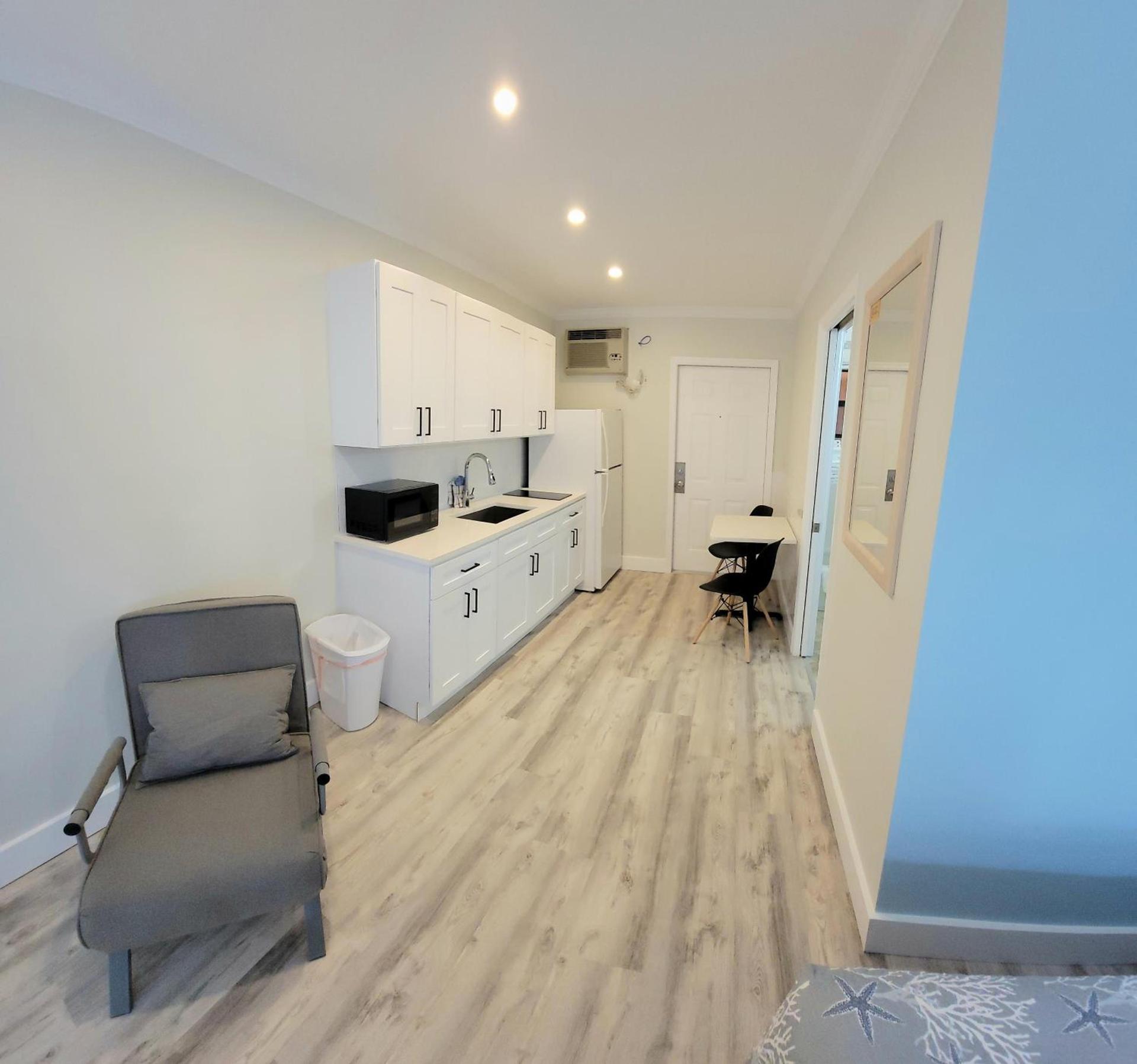 Satellite Motel photo 26