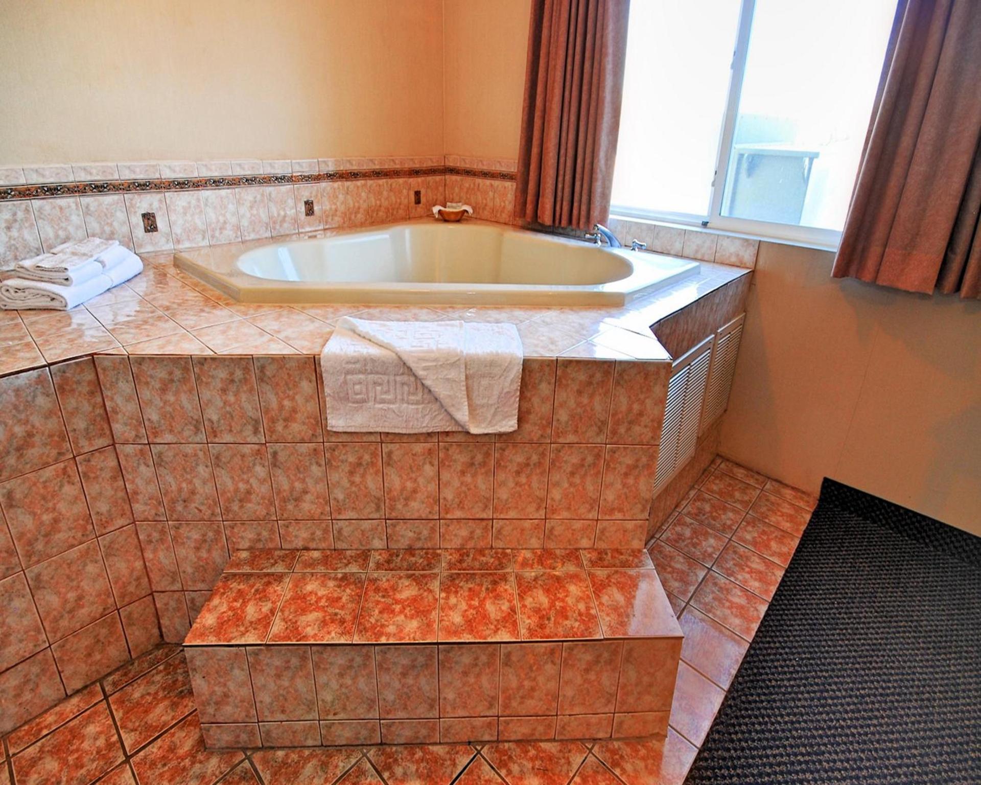 Americas Best Value Inn Westmorland photo 24