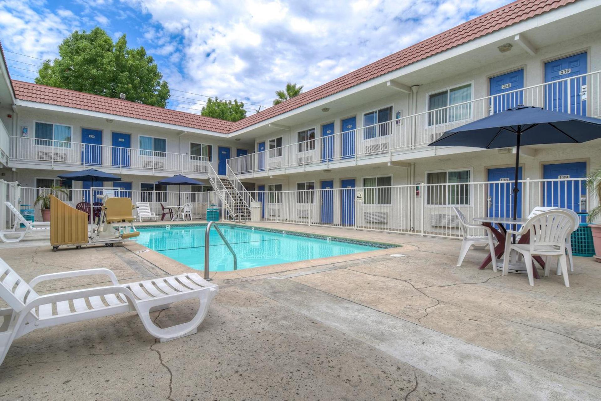 Motel 6-Costa Mesa, CA photo 17