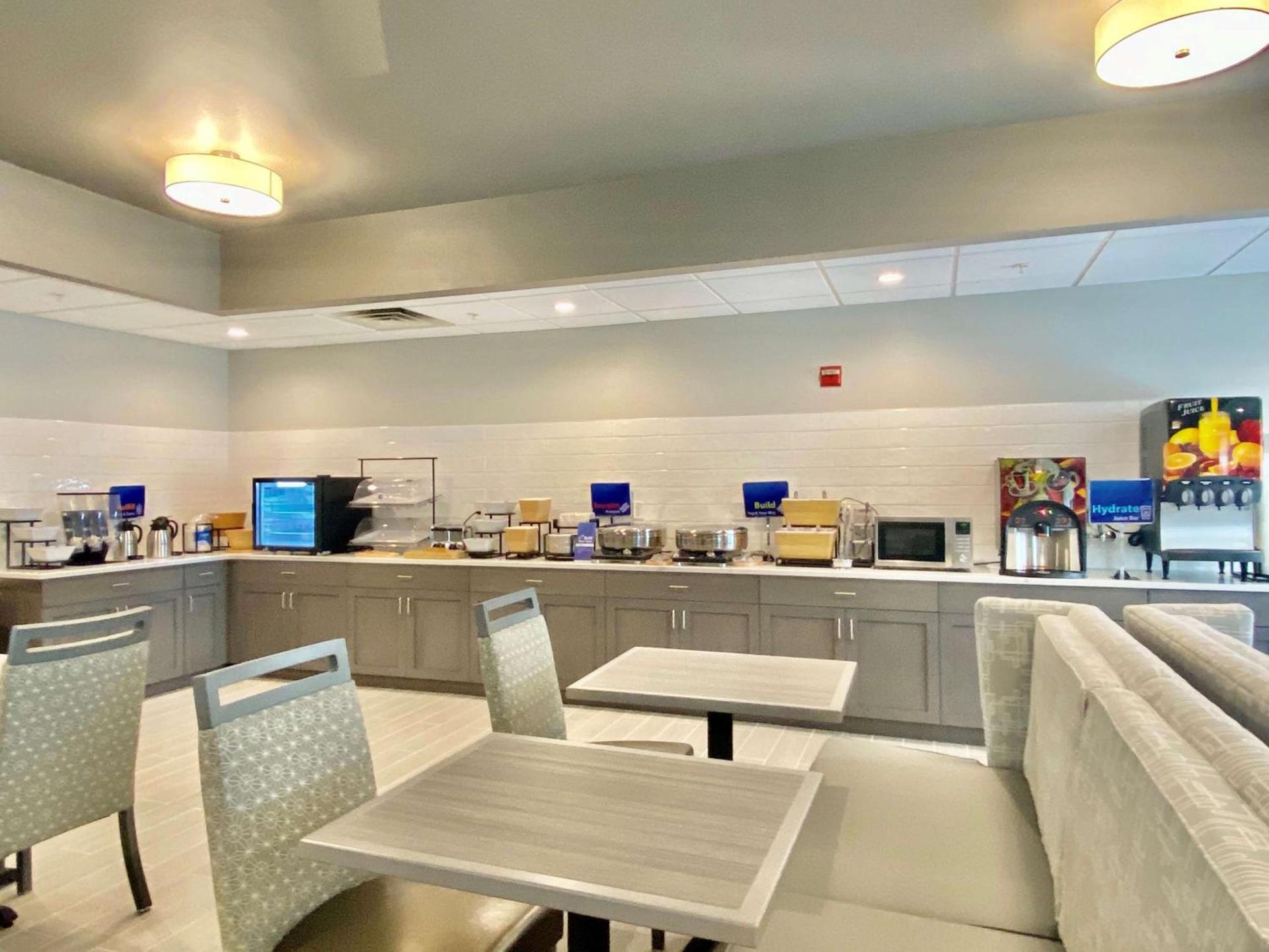 Best Western Brockport Inn & Suites photo 2