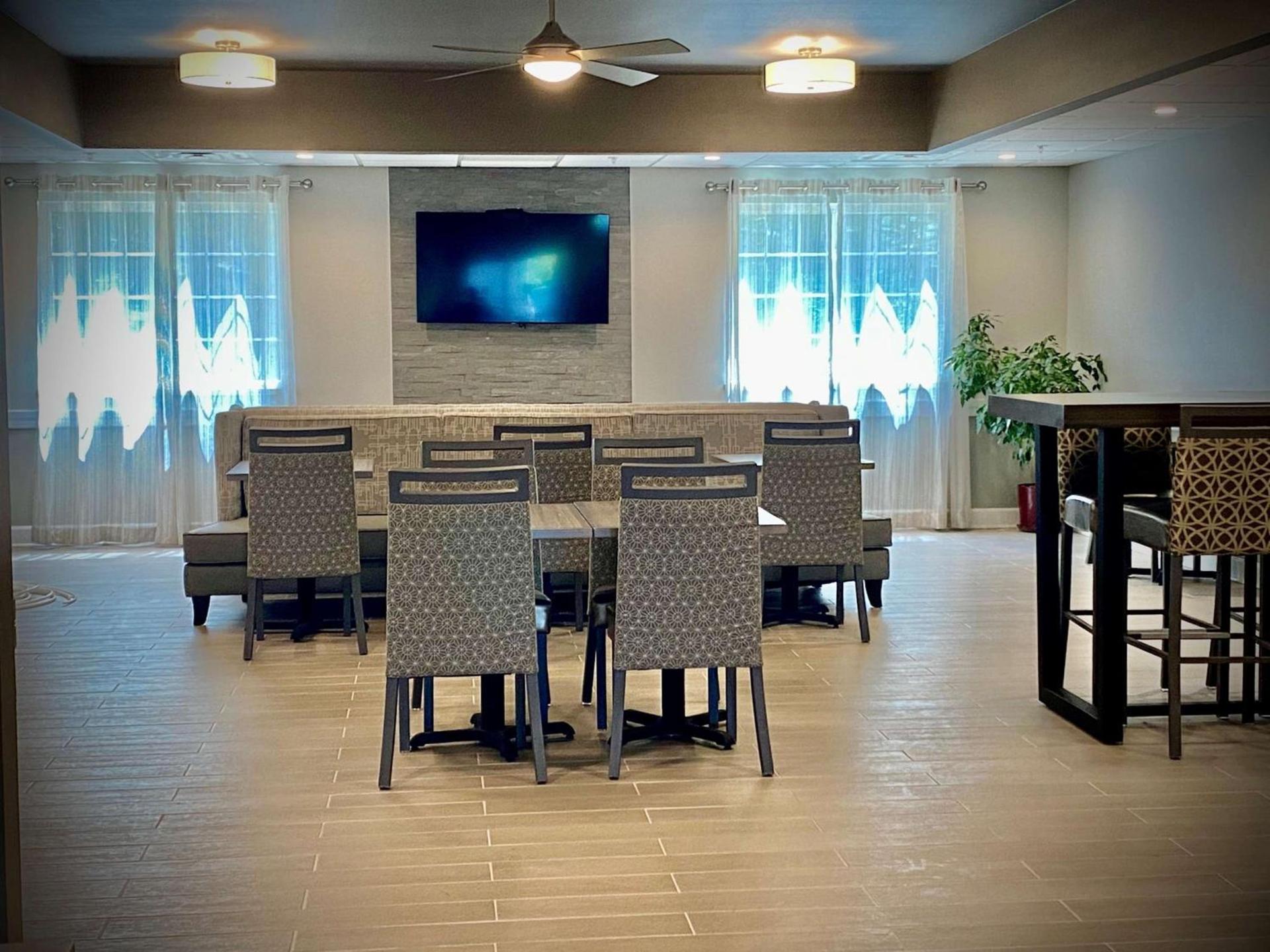Best Western Brockport Inn & Suites photo 3