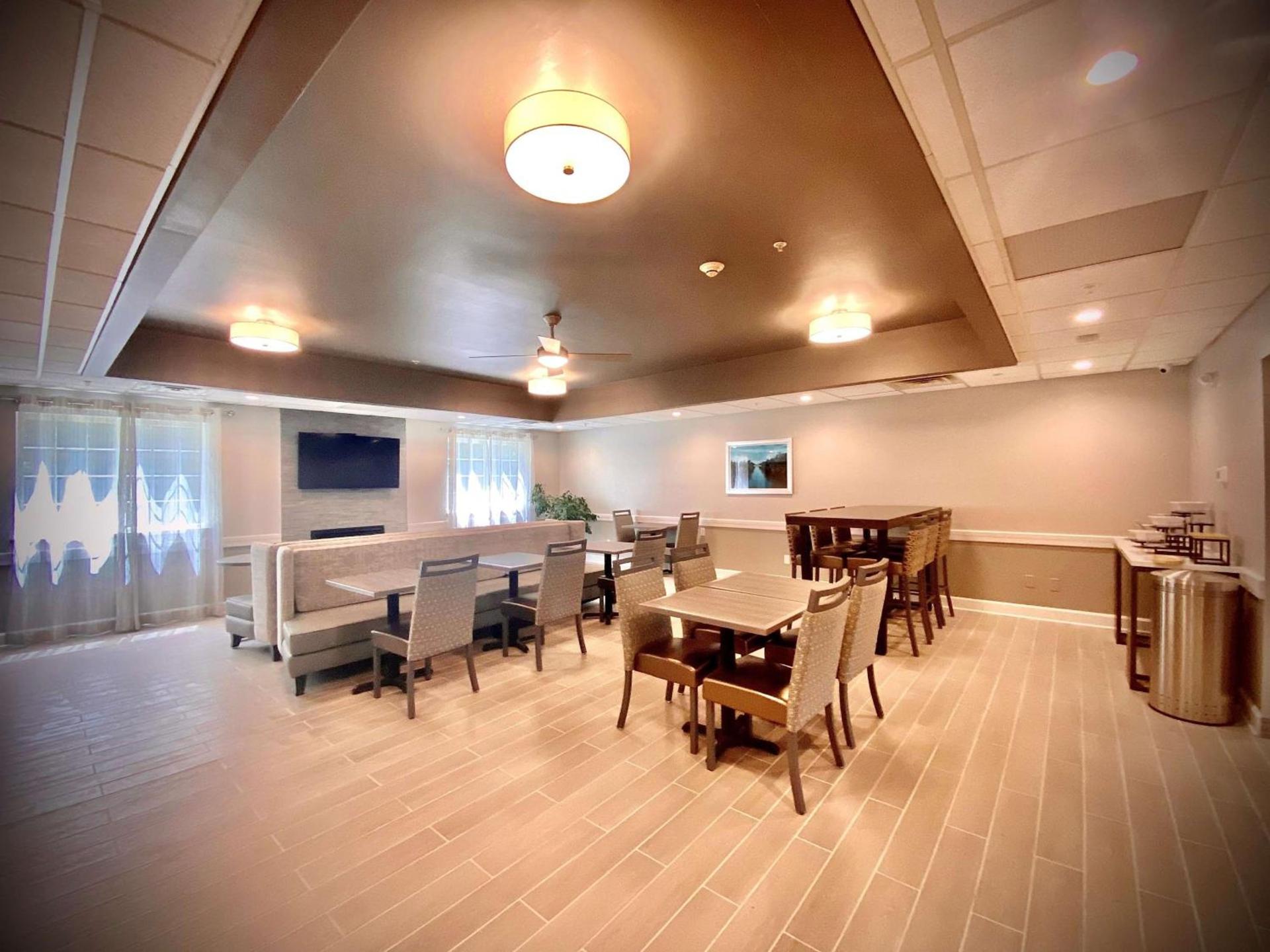 Best Western Brockport Inn & Suites photo 10