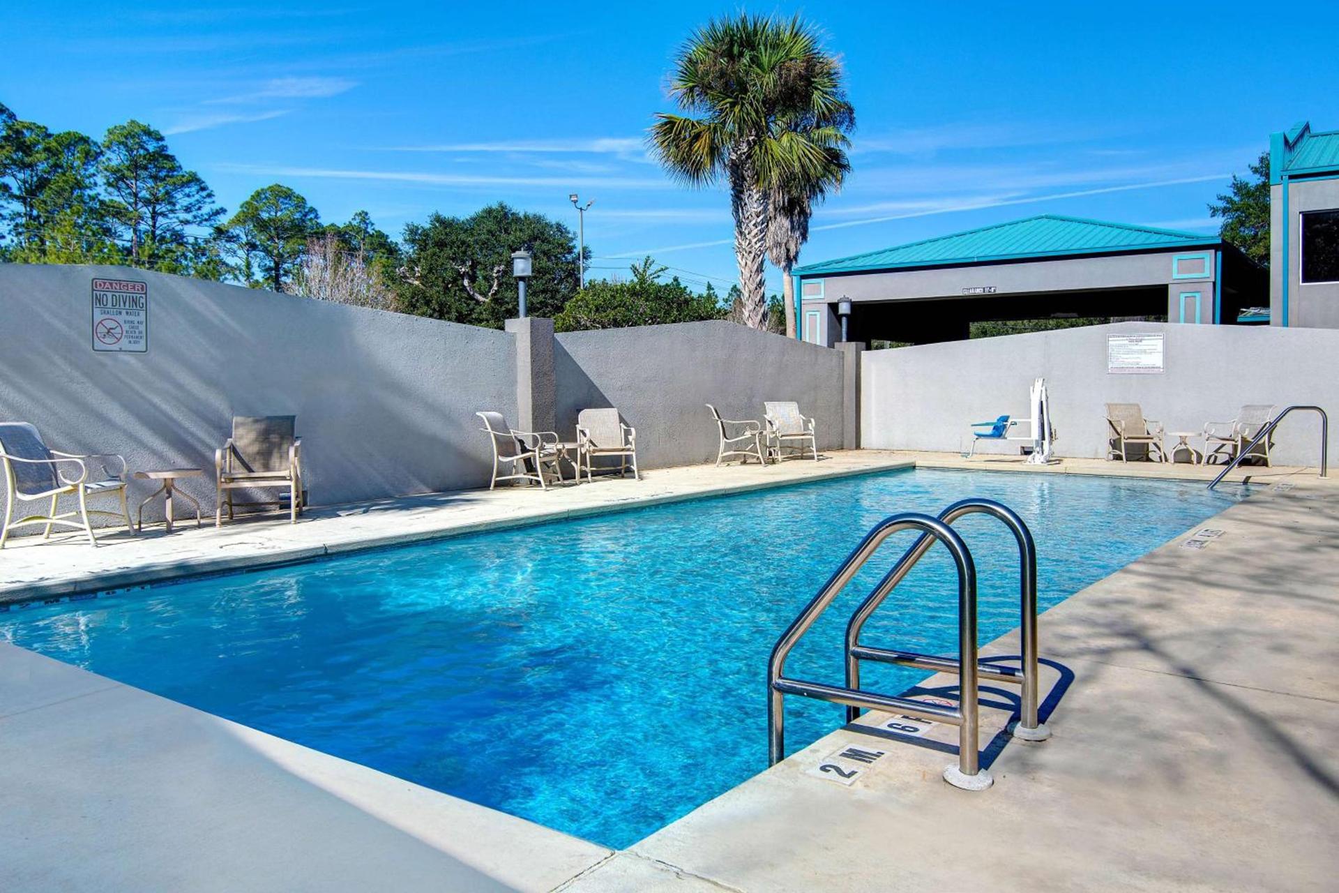 Studio 6 Pensacola, FL - West I-10 photo 5