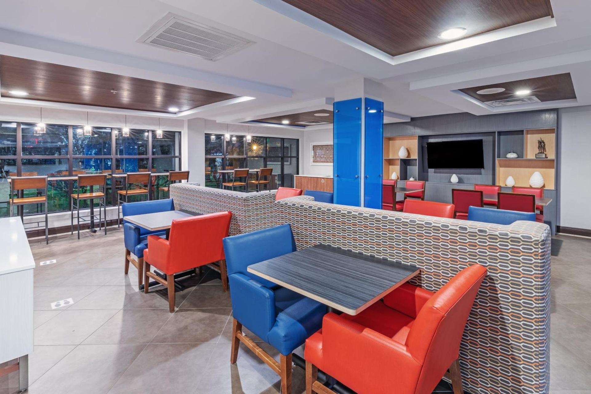Holiday Inn Express Hotel & Suites Picayune by IHG photo 42