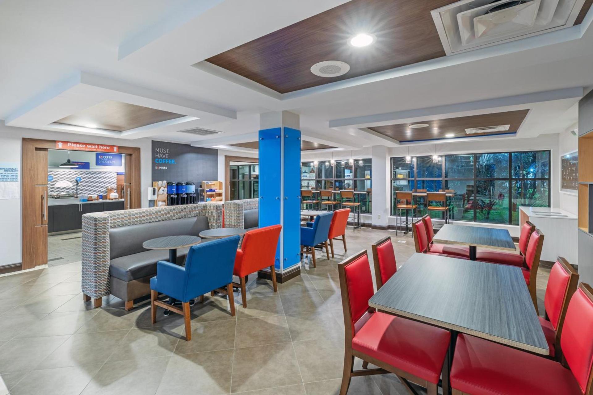 Holiday Inn Express Hotel & Suites Picayune by IHG photo 45