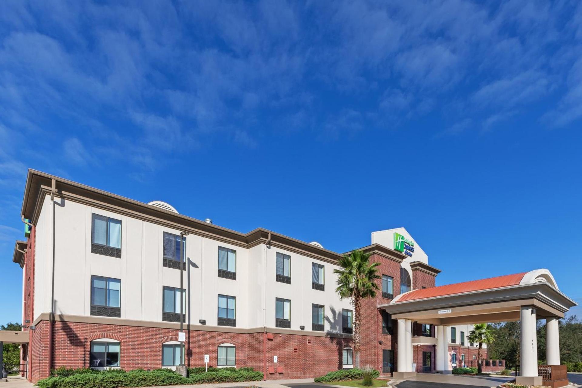 Holiday Inn Express Hotel & Suites Picayune by IHG photo 49