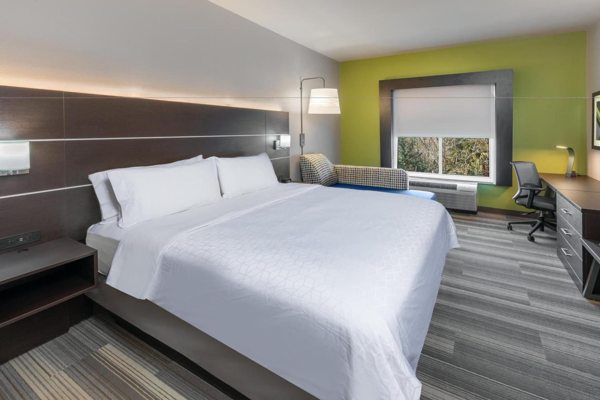 Holiday Inn Express Hotel & Suites Picayune by IHG photo 55