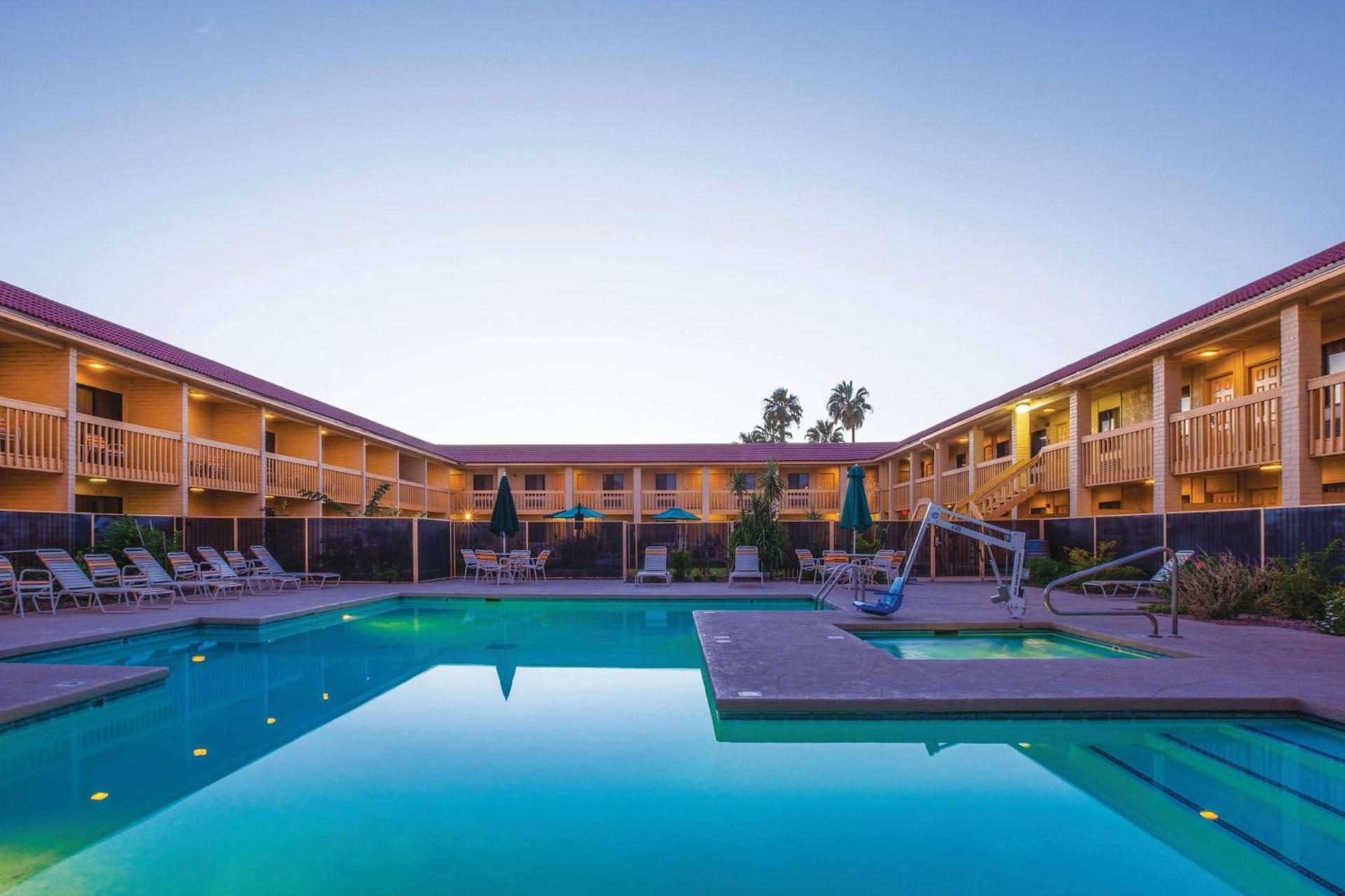 La Quinta Inn by Wyndham Tucson East photo 5