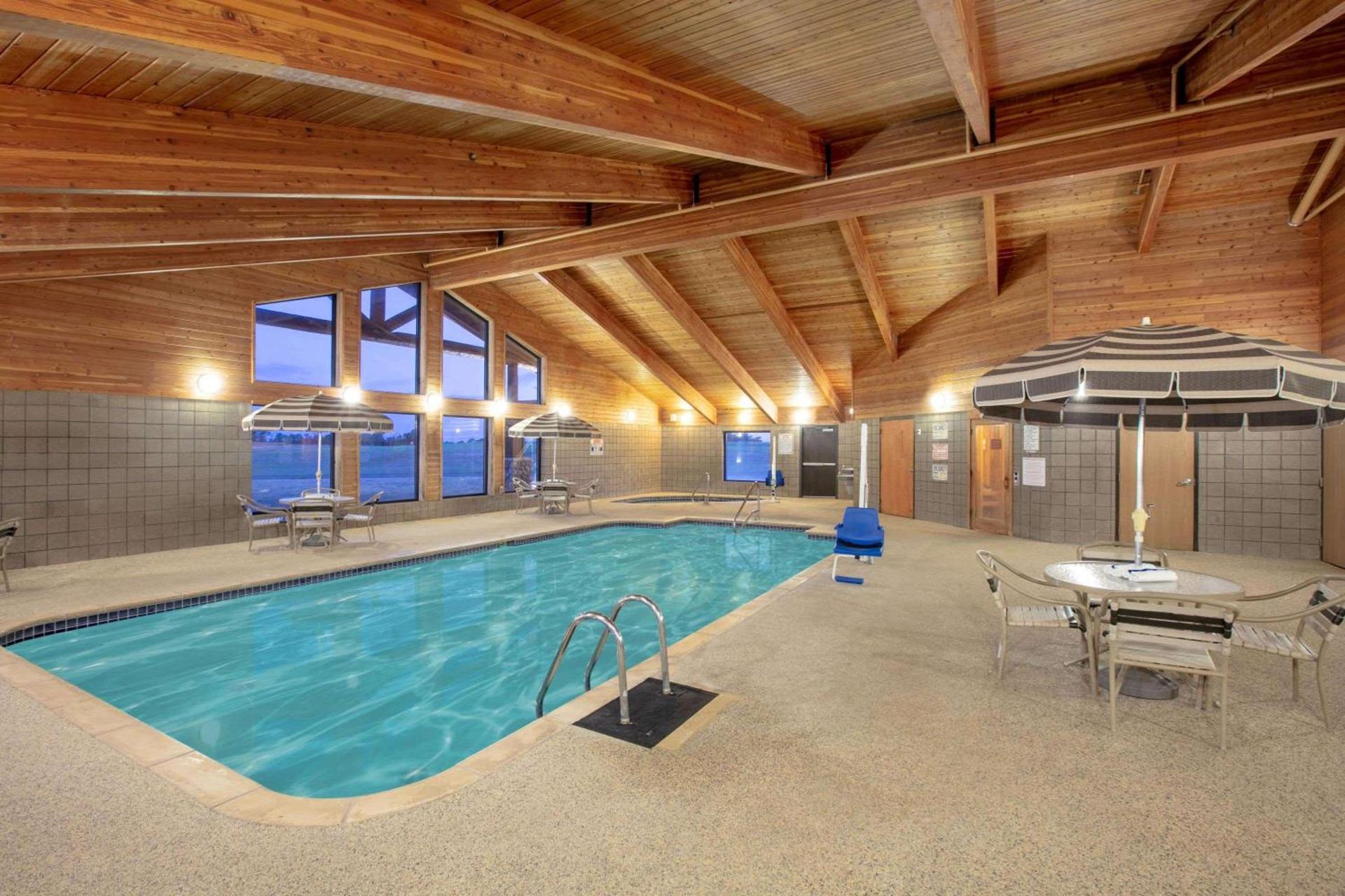 AmericInn by Wyndham Sayre photo 11