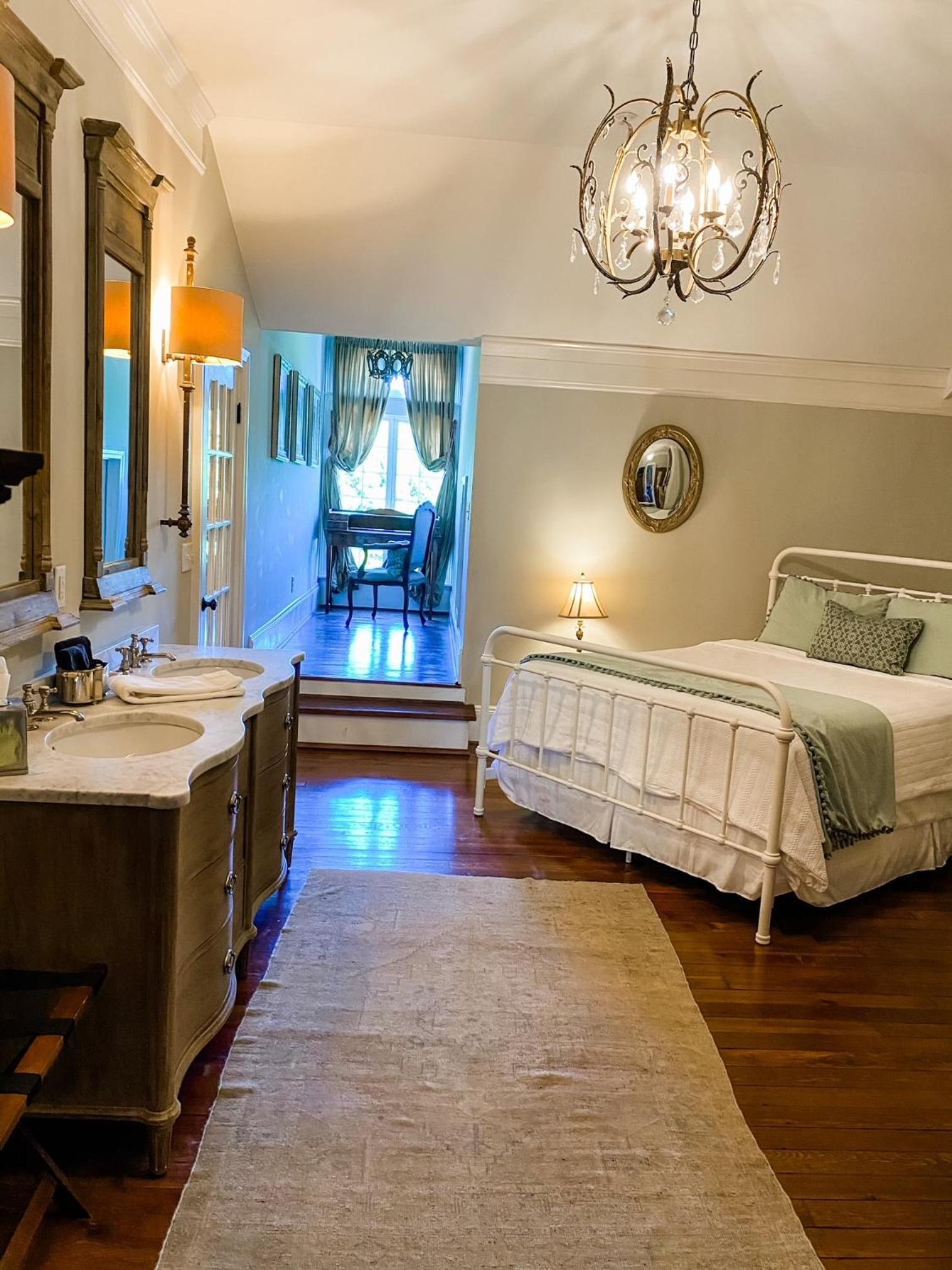The Twelve Oaks Bed & Breakfast photo 25