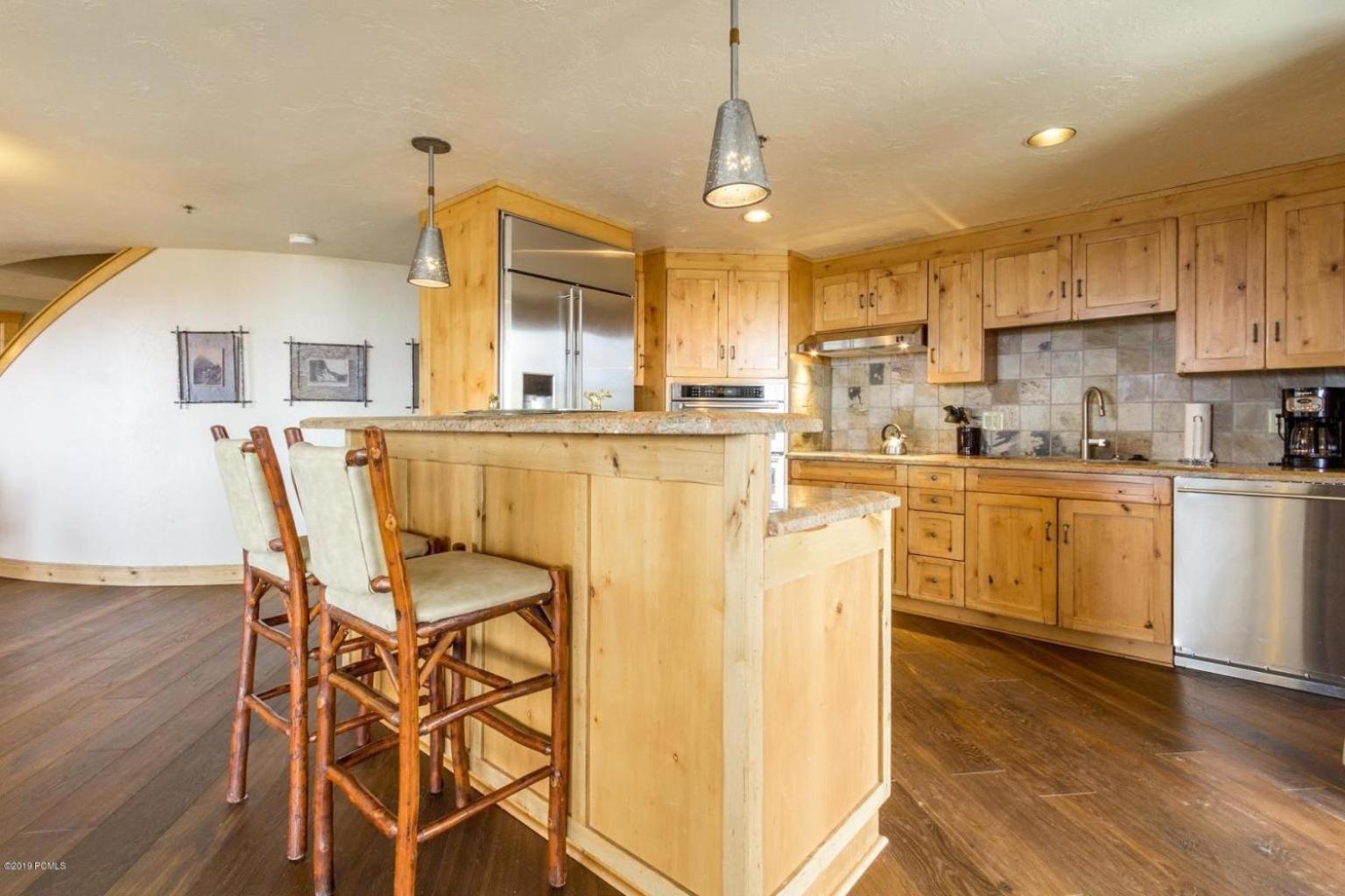 Grand Summit Hotel #702 Penthouse Ski-In, Ski-Out Corner Unit photo 6