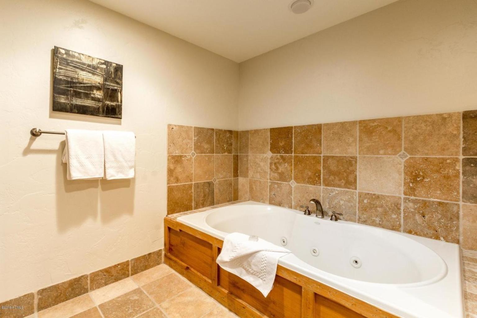 Grand Summit Hotel #702 Penthouse Ski-In, Ski-Out Corner Unit photo 11