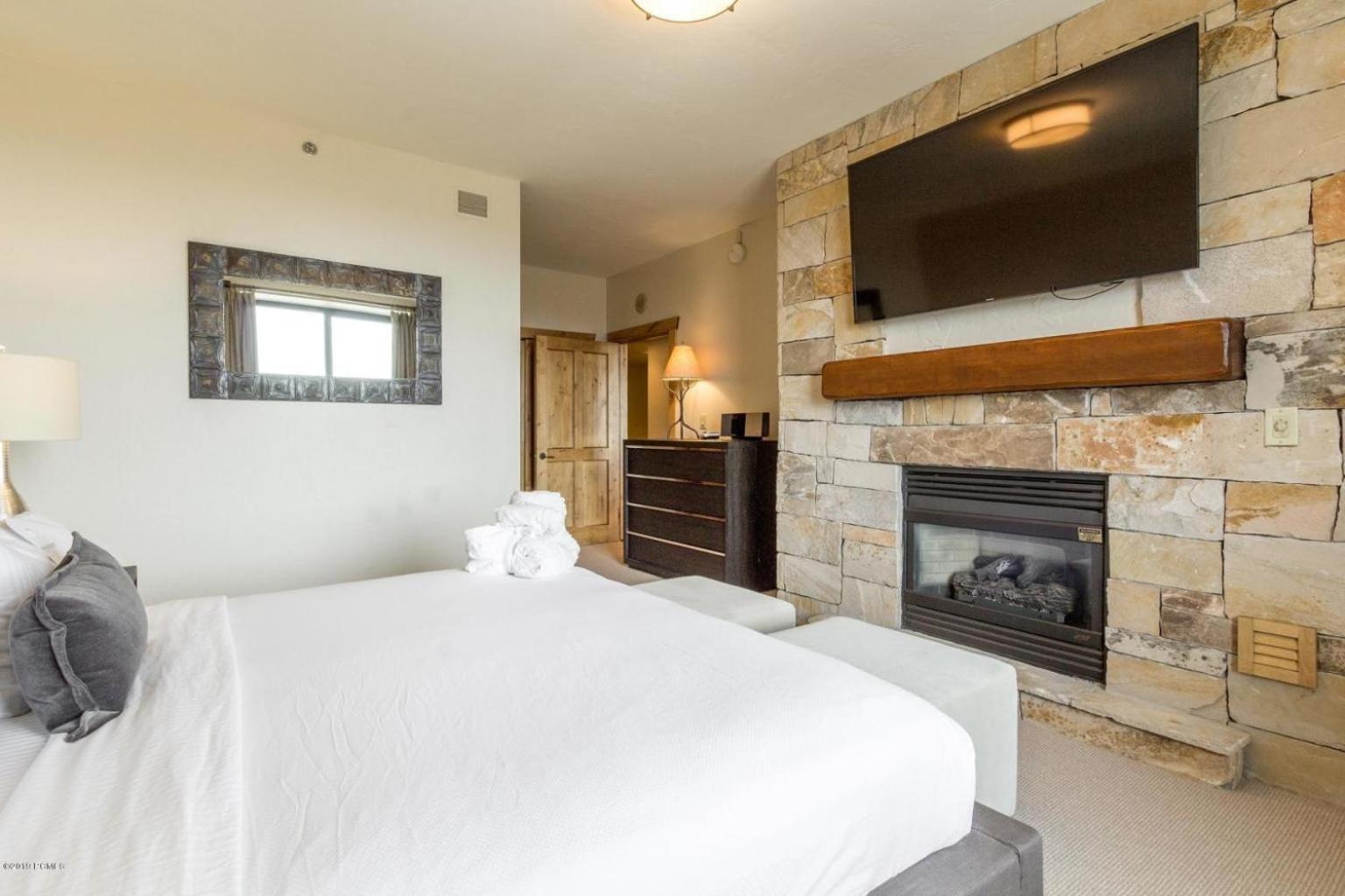 Grand Summit Hotel #702 Penthouse Ski-In, Ski-Out Corner Unit photo 21