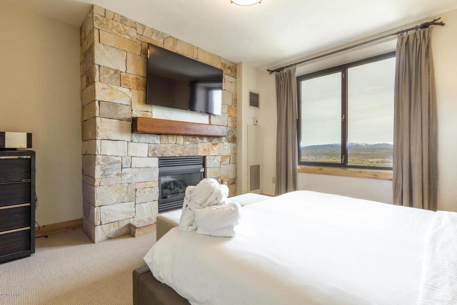 Grand Summit Hotel #702 Penthouse Ski-In, Ski-Out Corner Unit photo 16