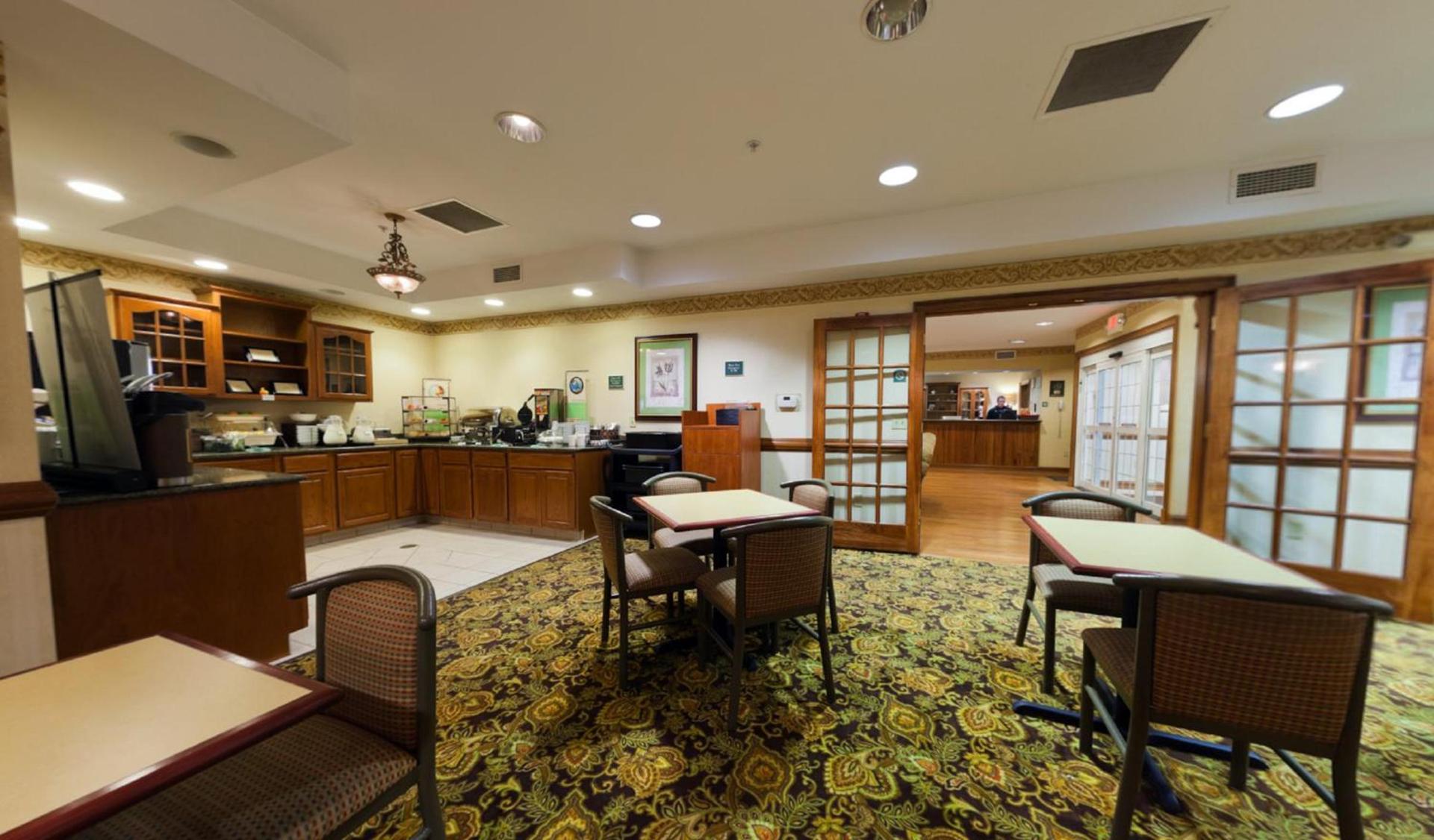 Wingate Suites By Wyndham Mansfield Ontario photo 14
