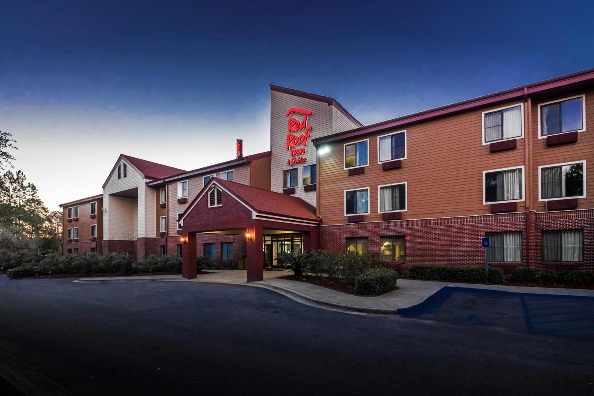 Red Roof Inn & Suites Savannah Airport photo 2