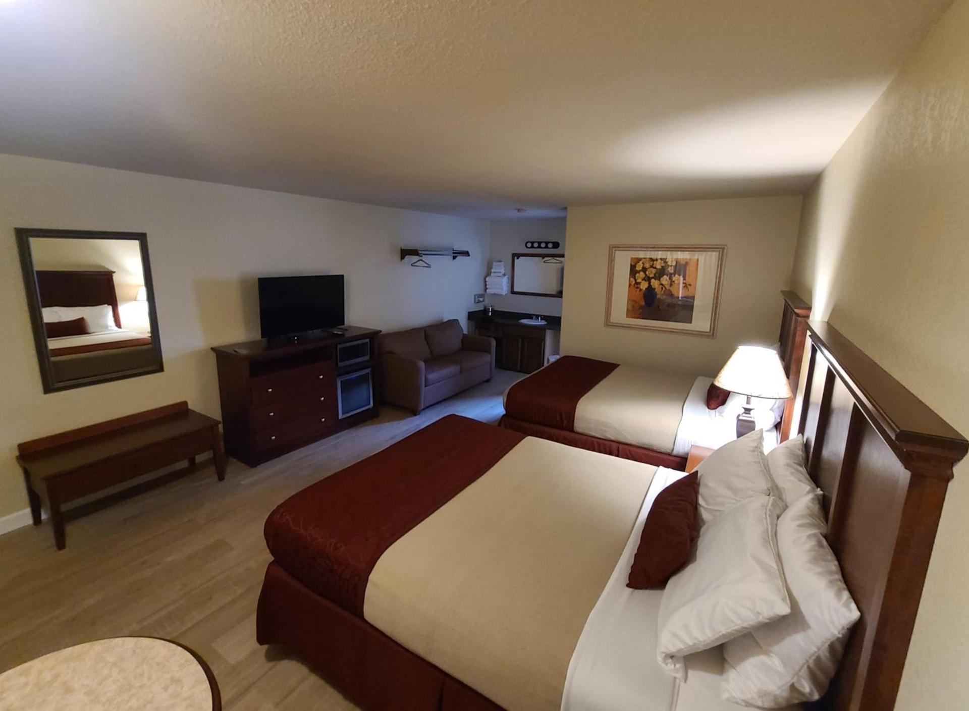 Homestead Motel photo 19
