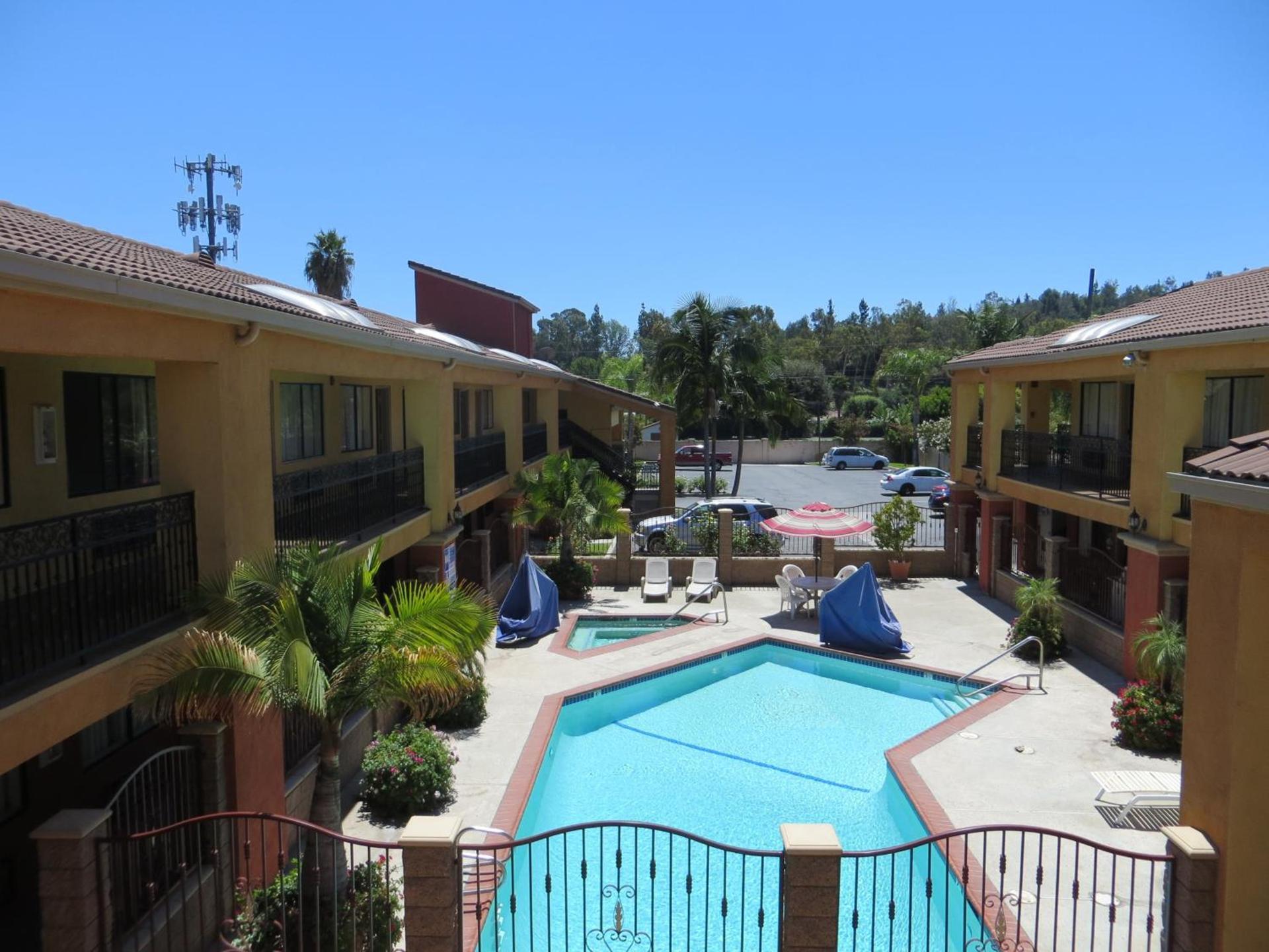 Azusa Inn photo 2
