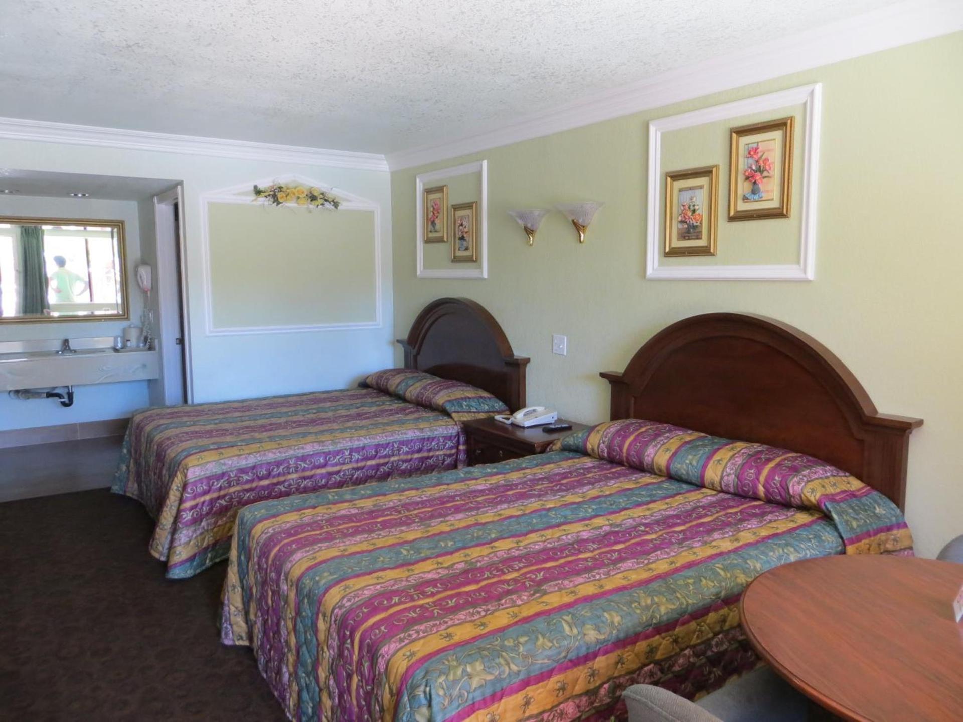 Azusa Inn photo 43