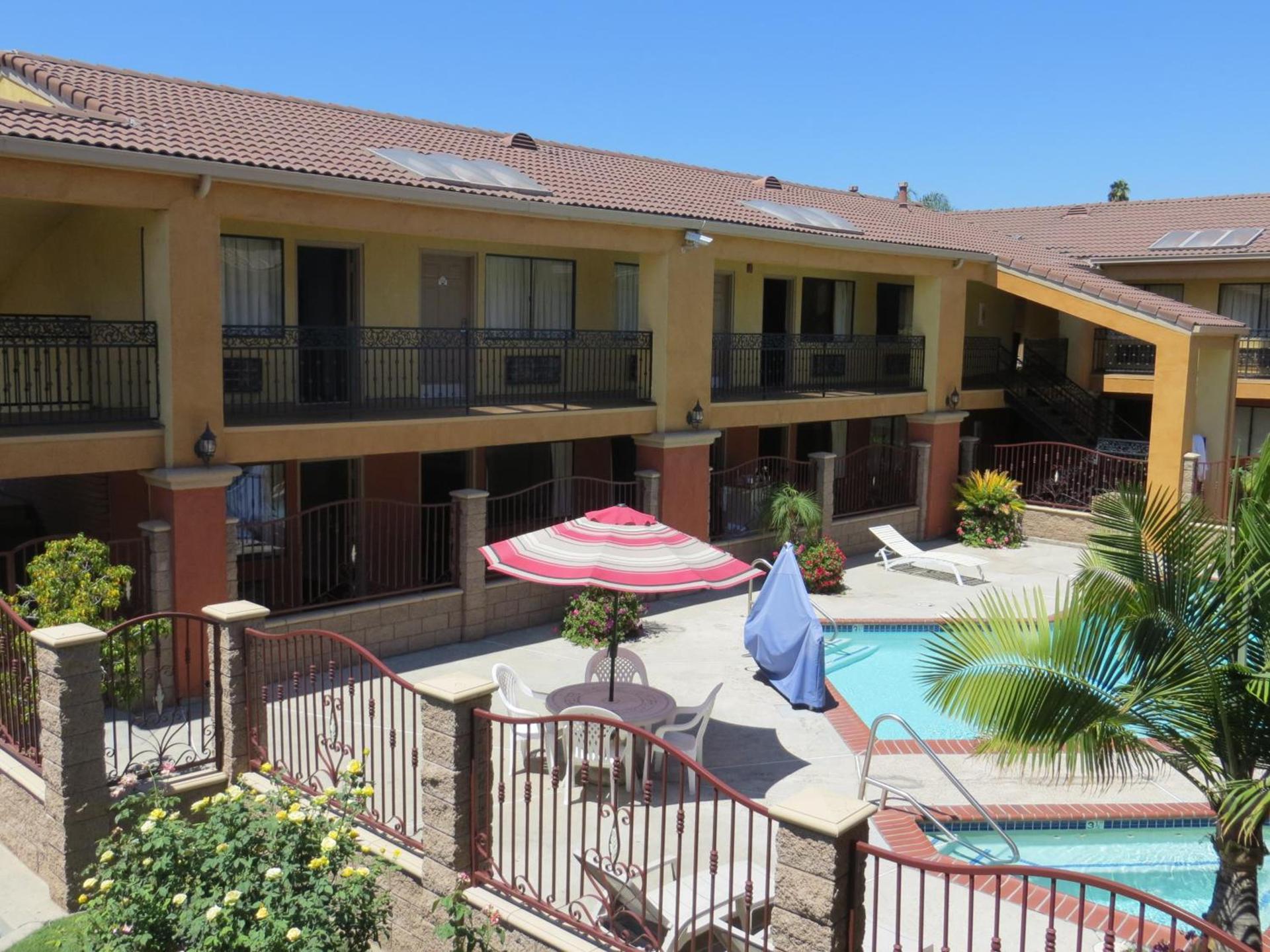 Azusa Inn photo 16