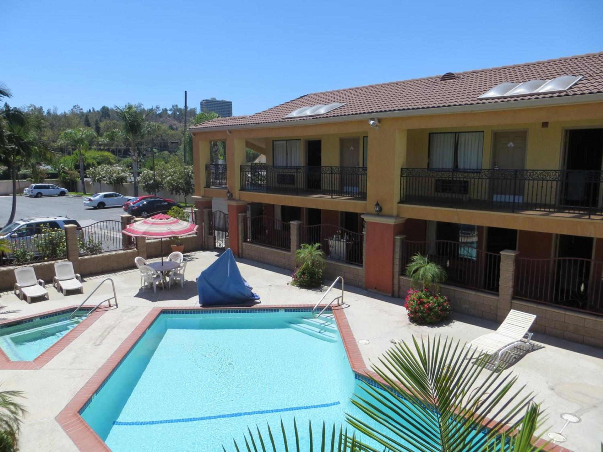 Azusa Inn photo 26