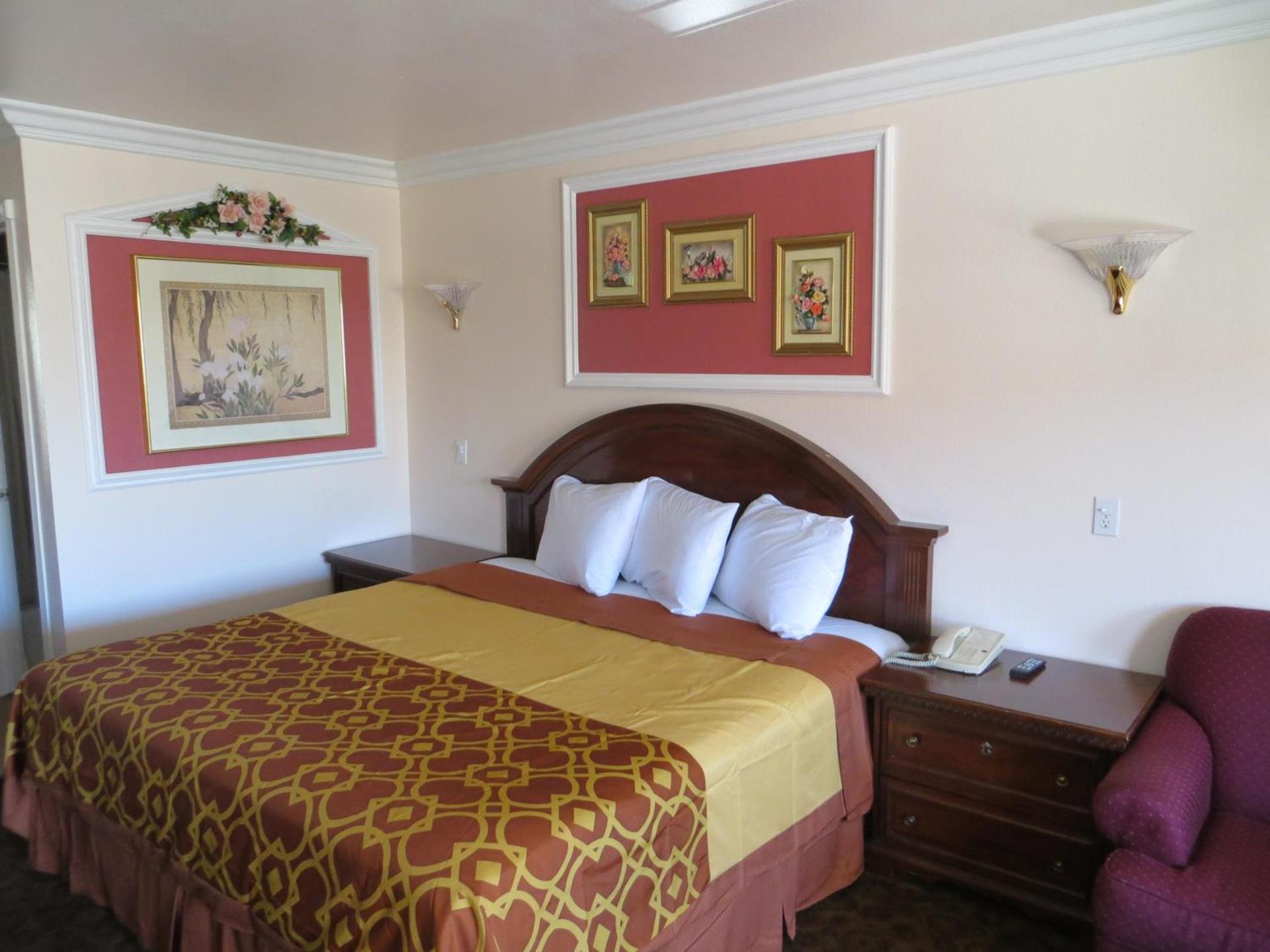 Azusa Inn photo 30