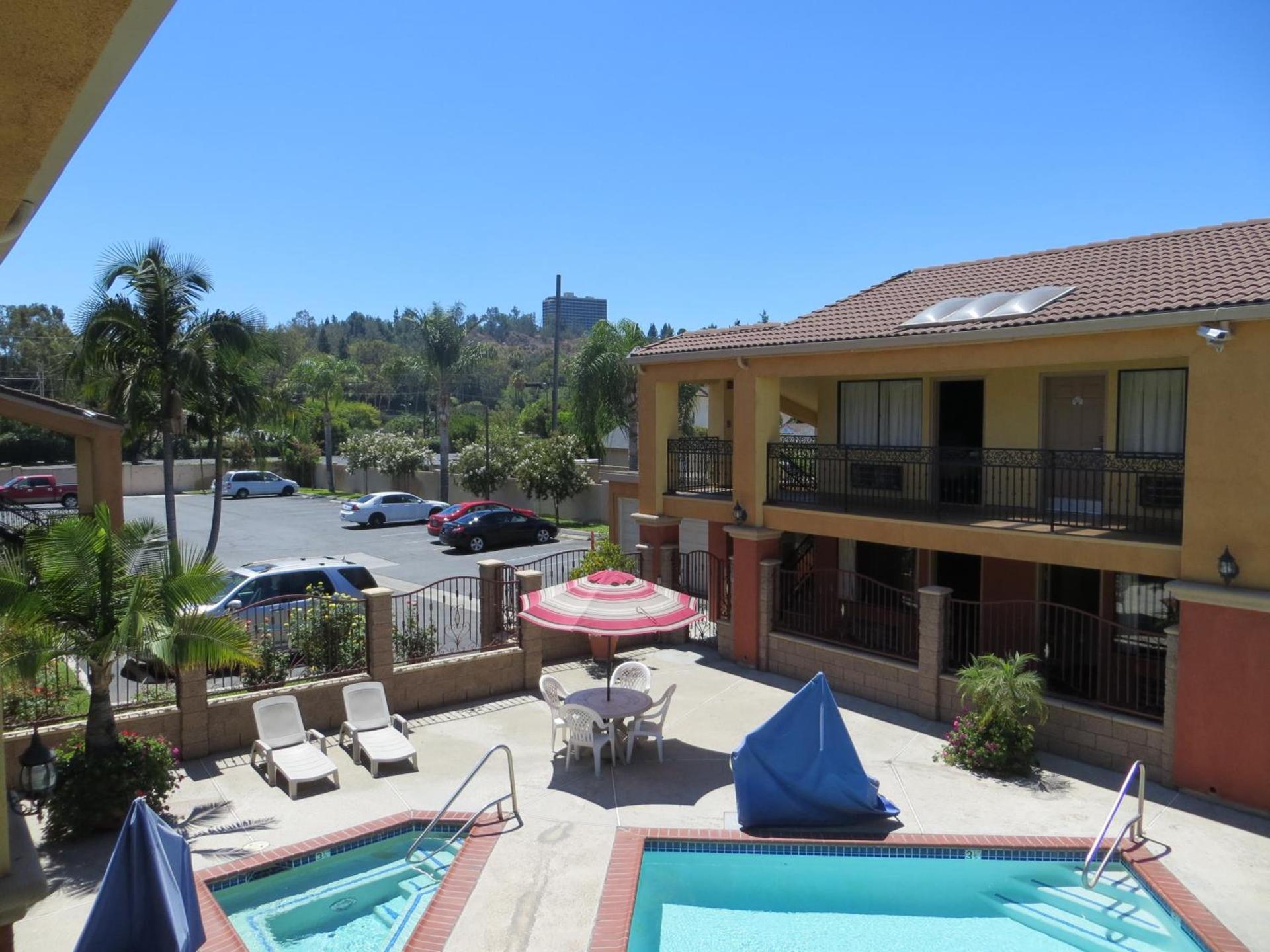 Azusa Inn photo 31