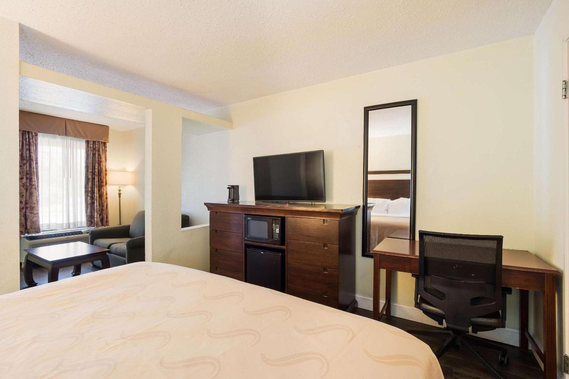 Quality Inn & Suites Conference Center Statesboro Historic District photo 20