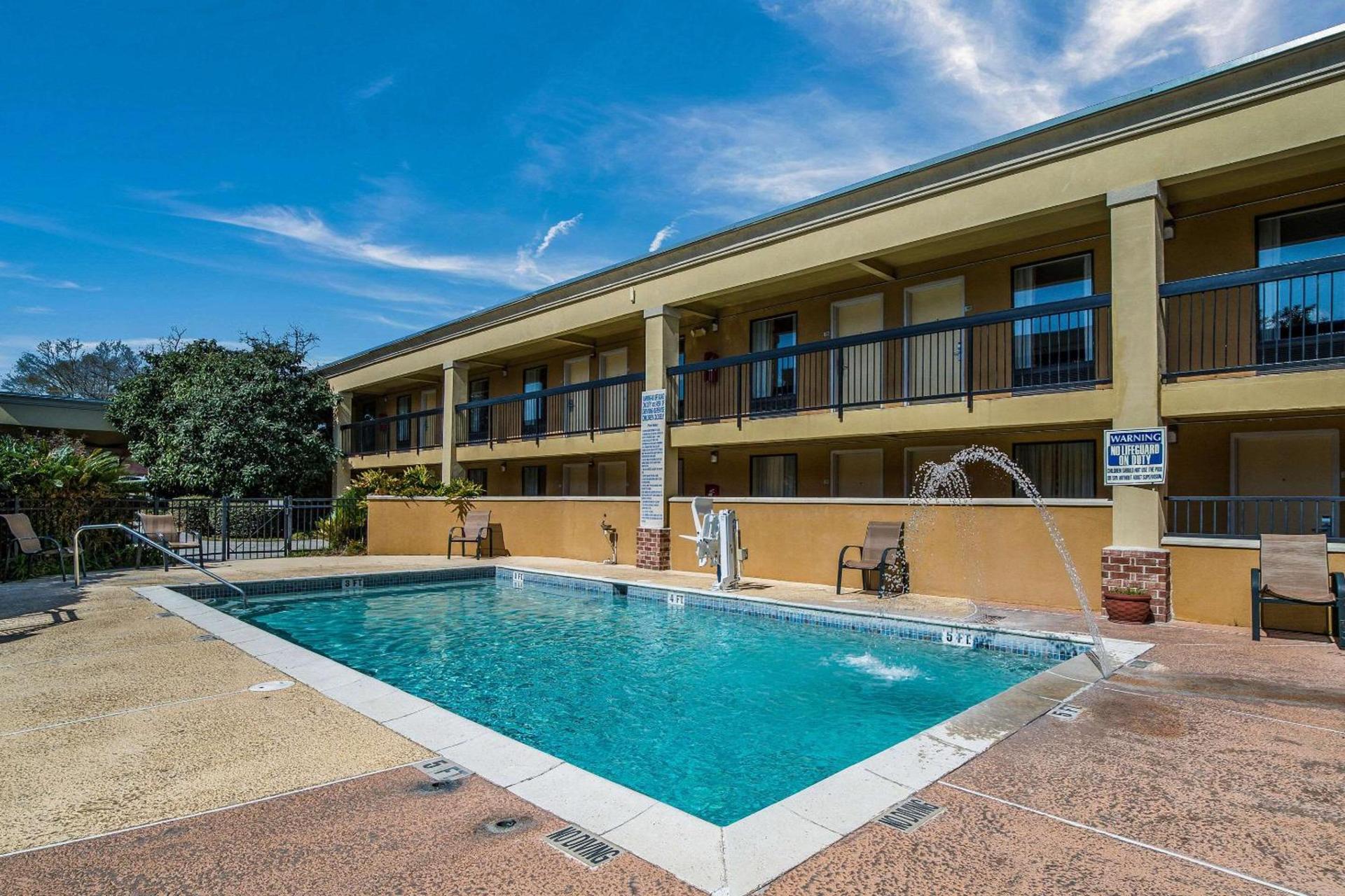Quality Inn & Suites Conference Center Statesboro Historic District photo 21