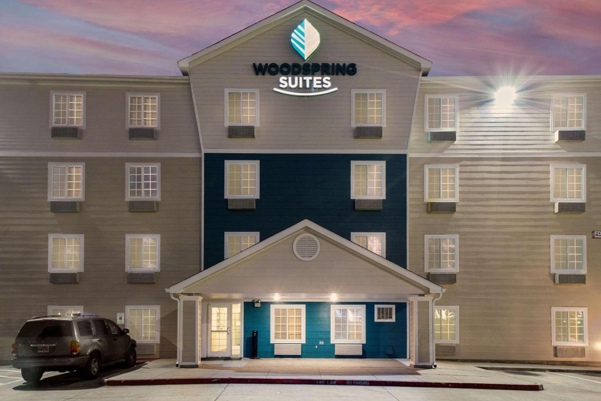 WoodSpring Suites Houston I-45 Airtex photo 6