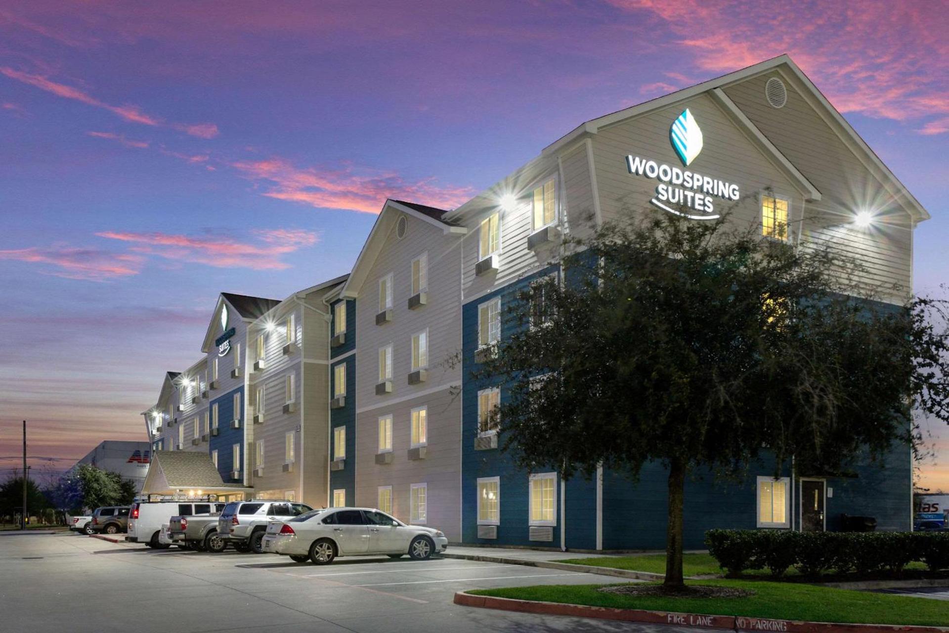WoodSpring Suites Houston I-45 Airtex photo 5