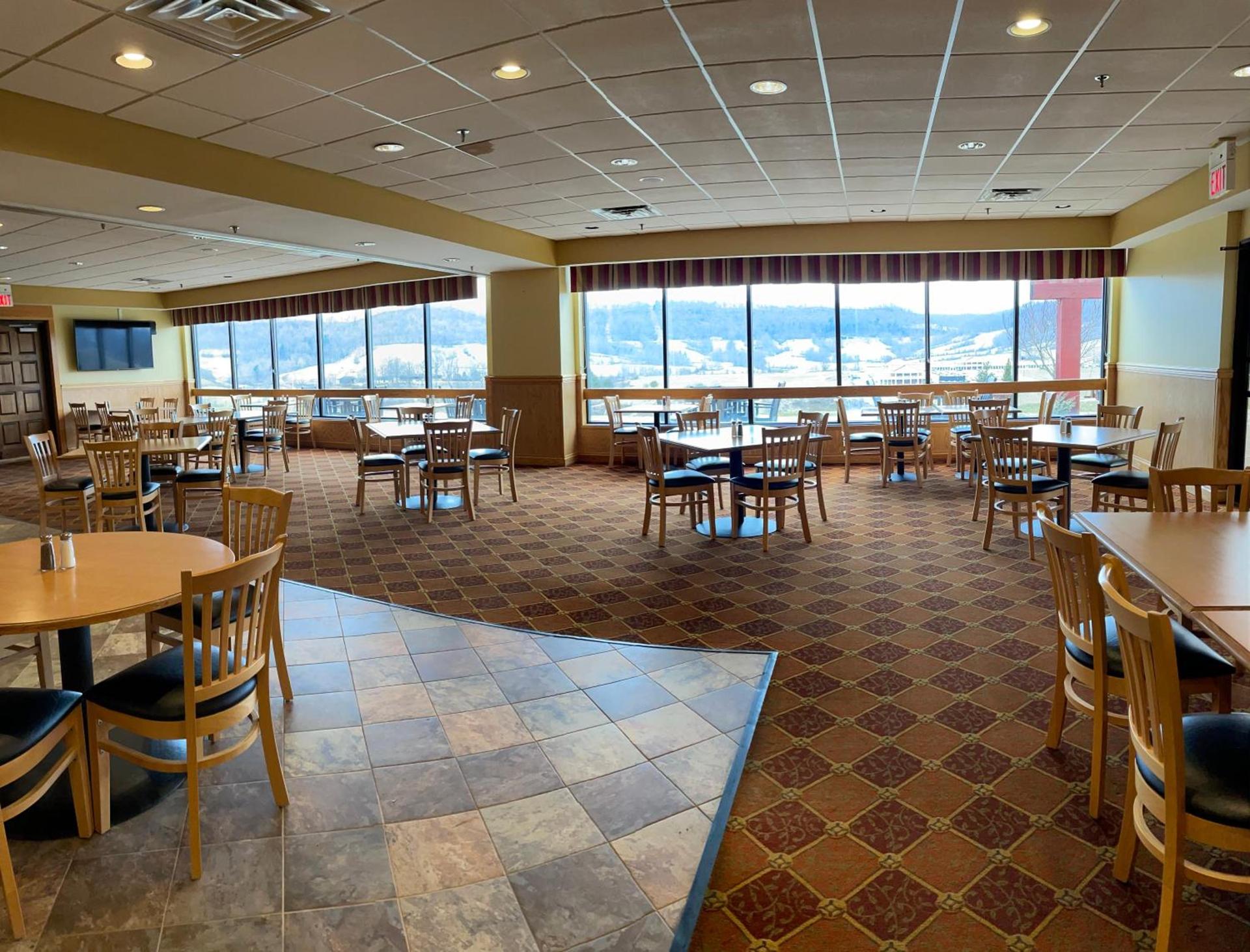 Days Inn & Suites by Wyndham Sutton Flatwoods photo 10