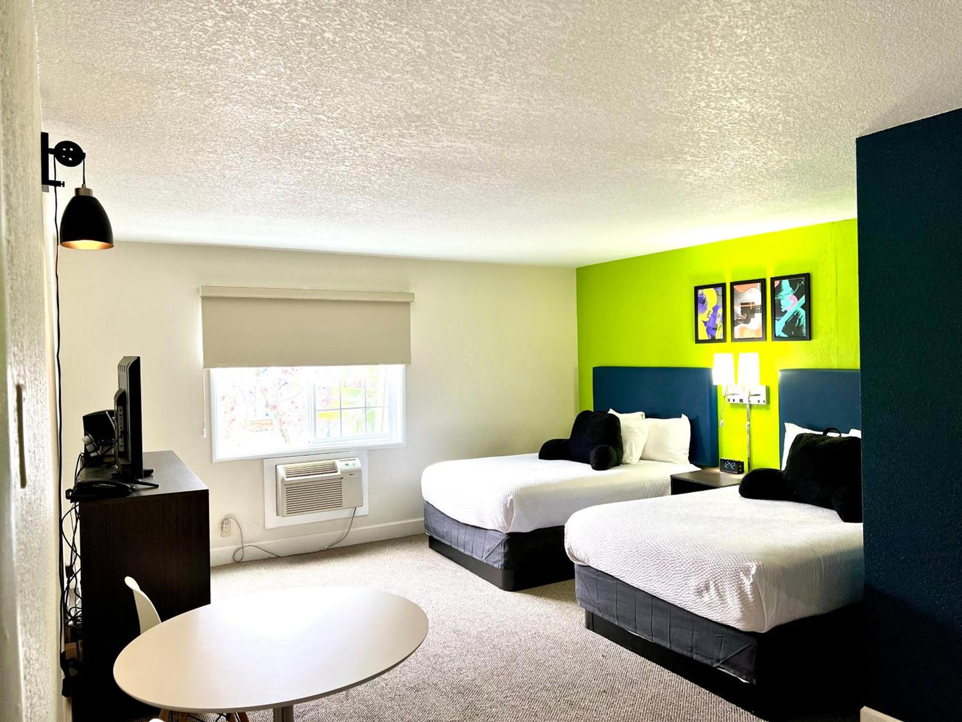 Signature Inn Eugene photo 32