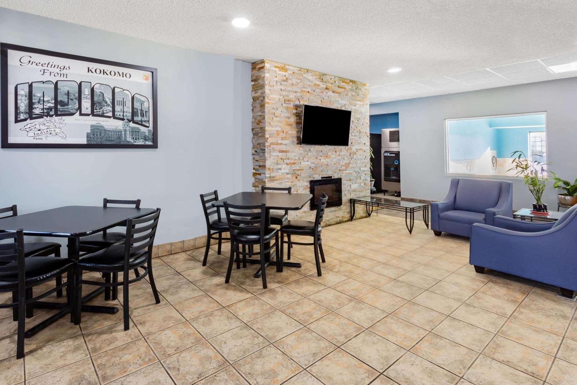 Super 8 by Wyndham Kokomo photo 3