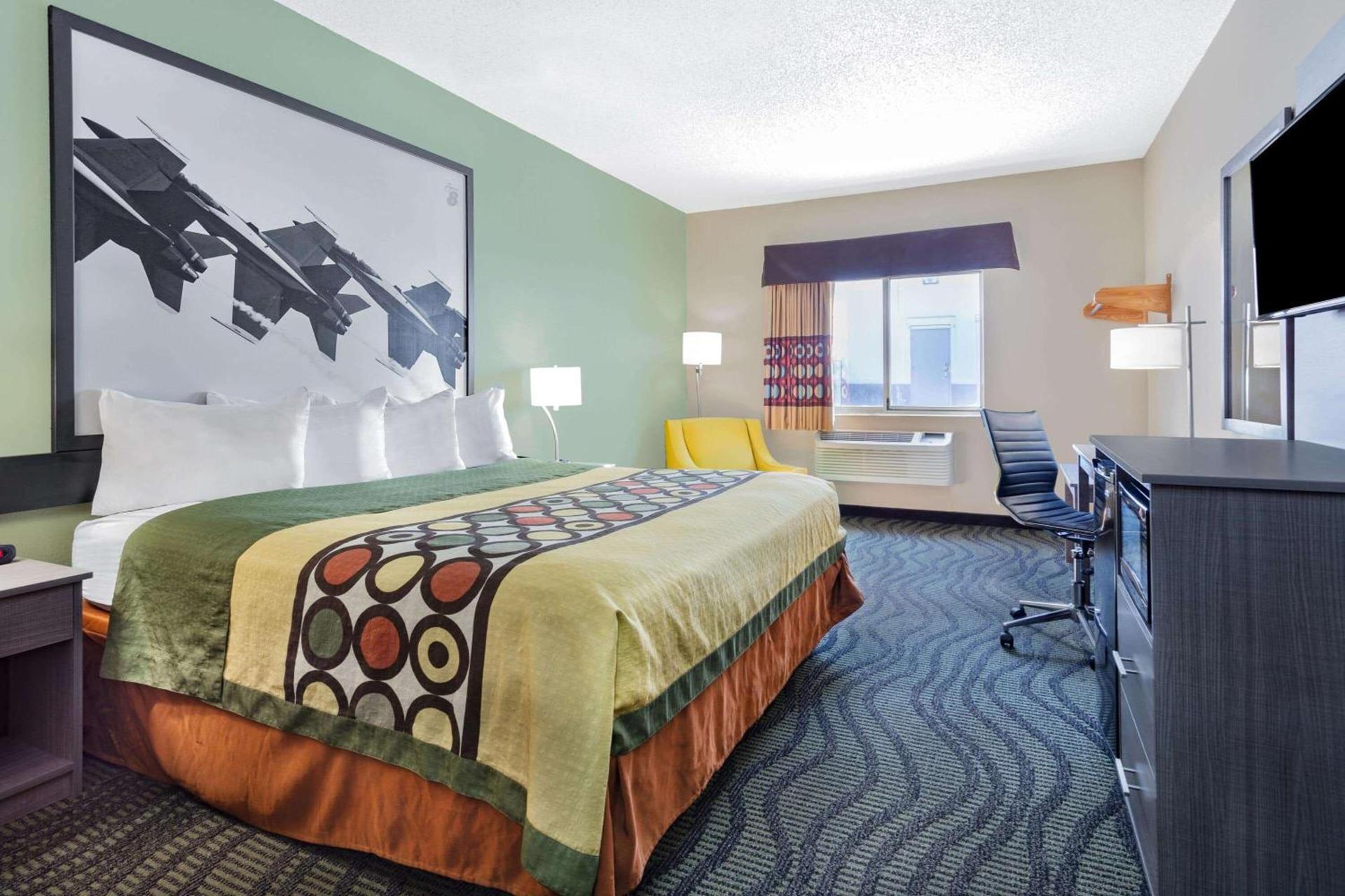 Super 8 by Wyndham Kokomo photo 7