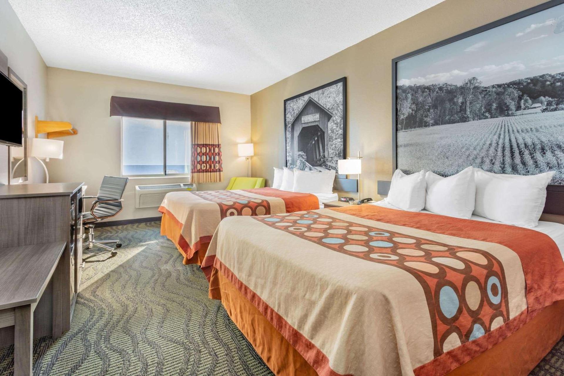 Super 8 by Wyndham Kokomo photo 11