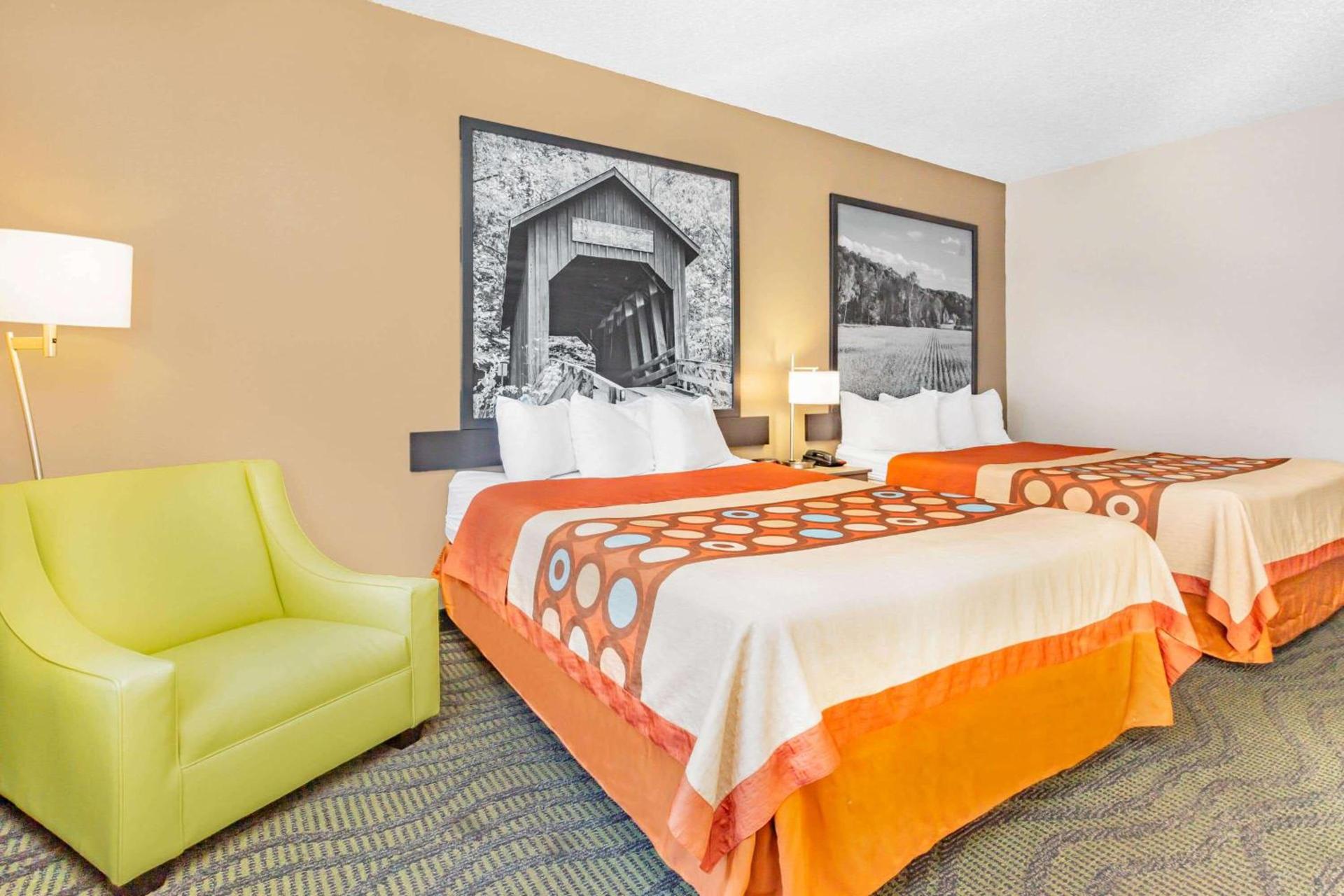 Super 8 by Wyndham Kokomo photo 13