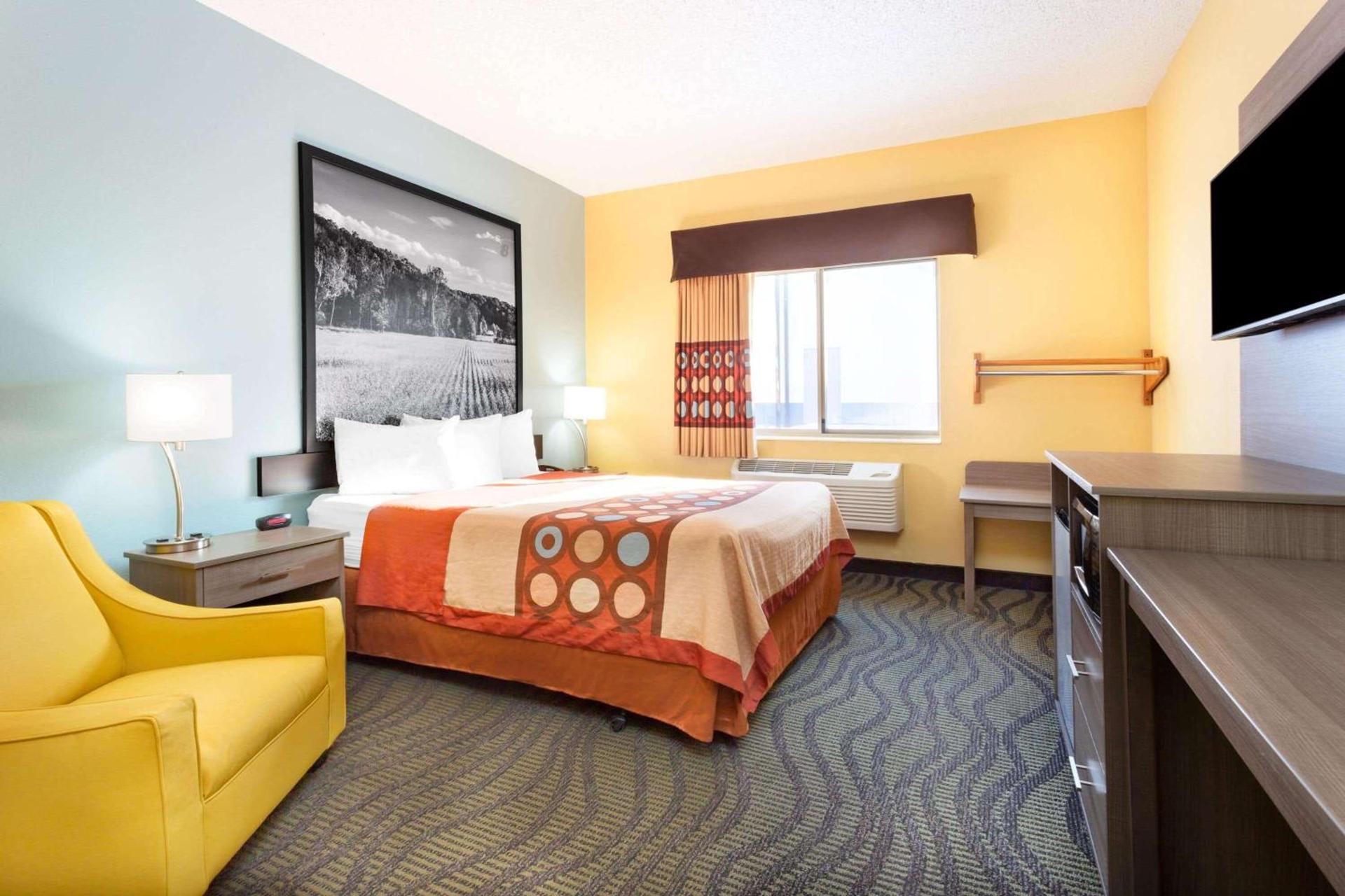 Super 8 by Wyndham Kokomo photo 14