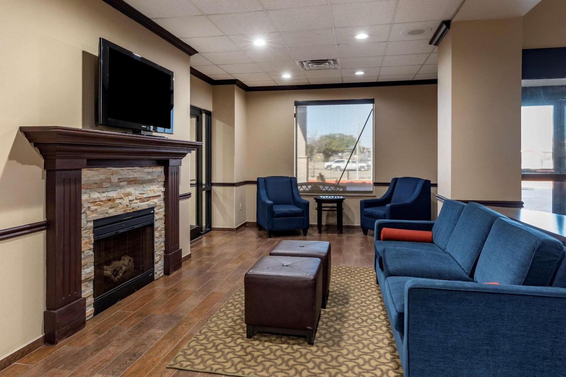Comfort Suites Waco Near University Area photo 4