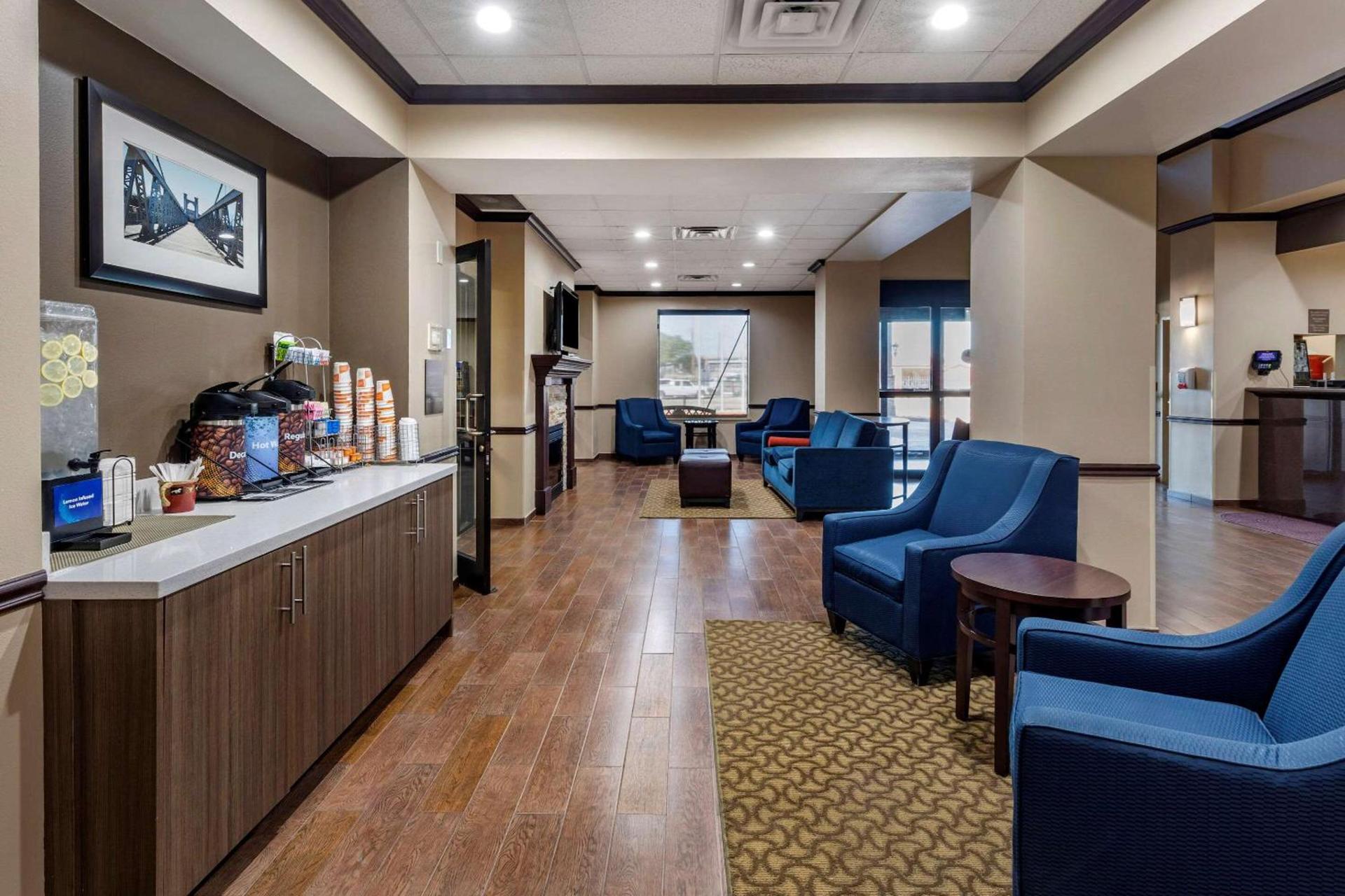 Comfort Suites Waco Near University Area photo 5